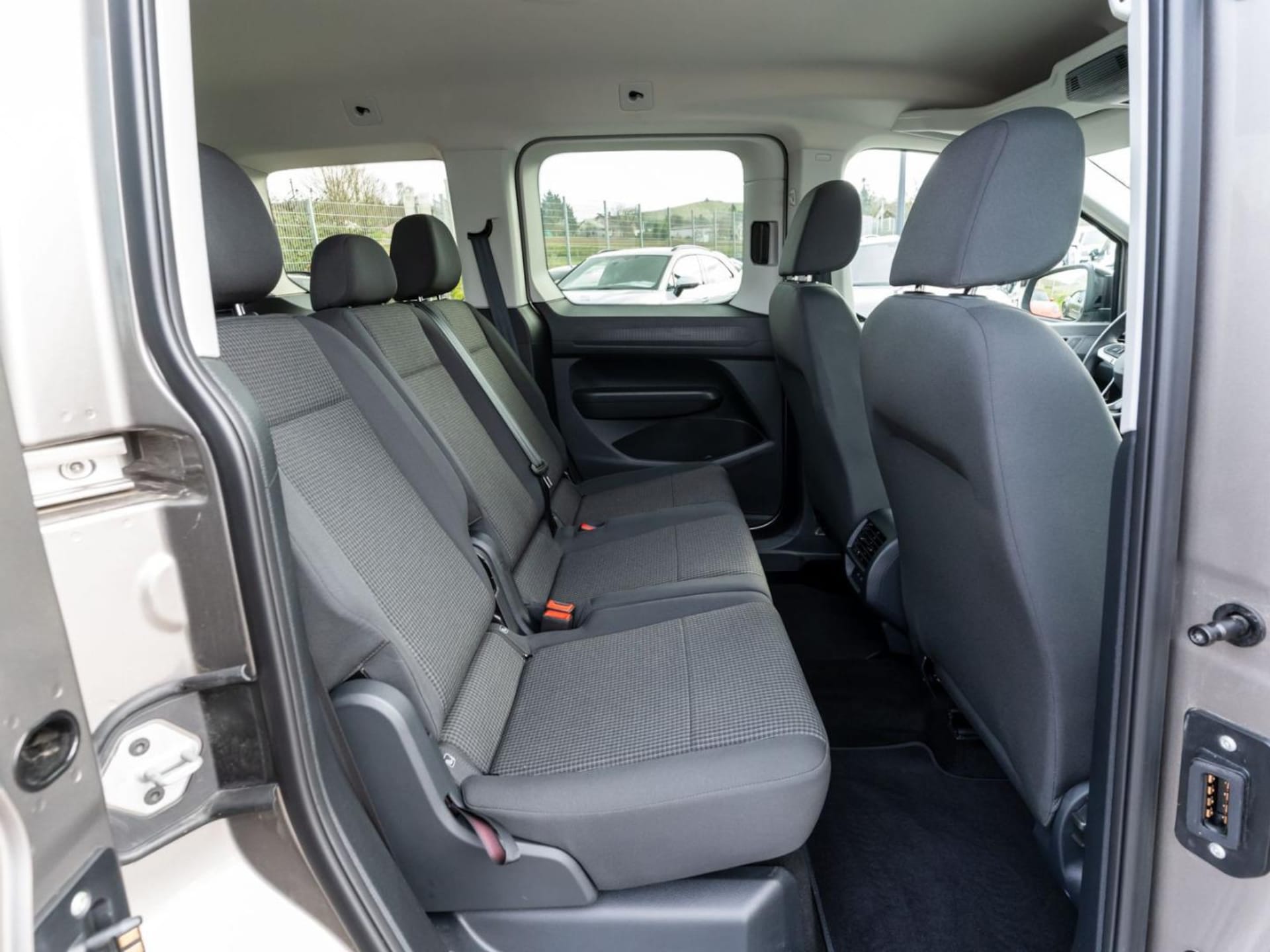 Volkswagen Caddy Basis-Modell