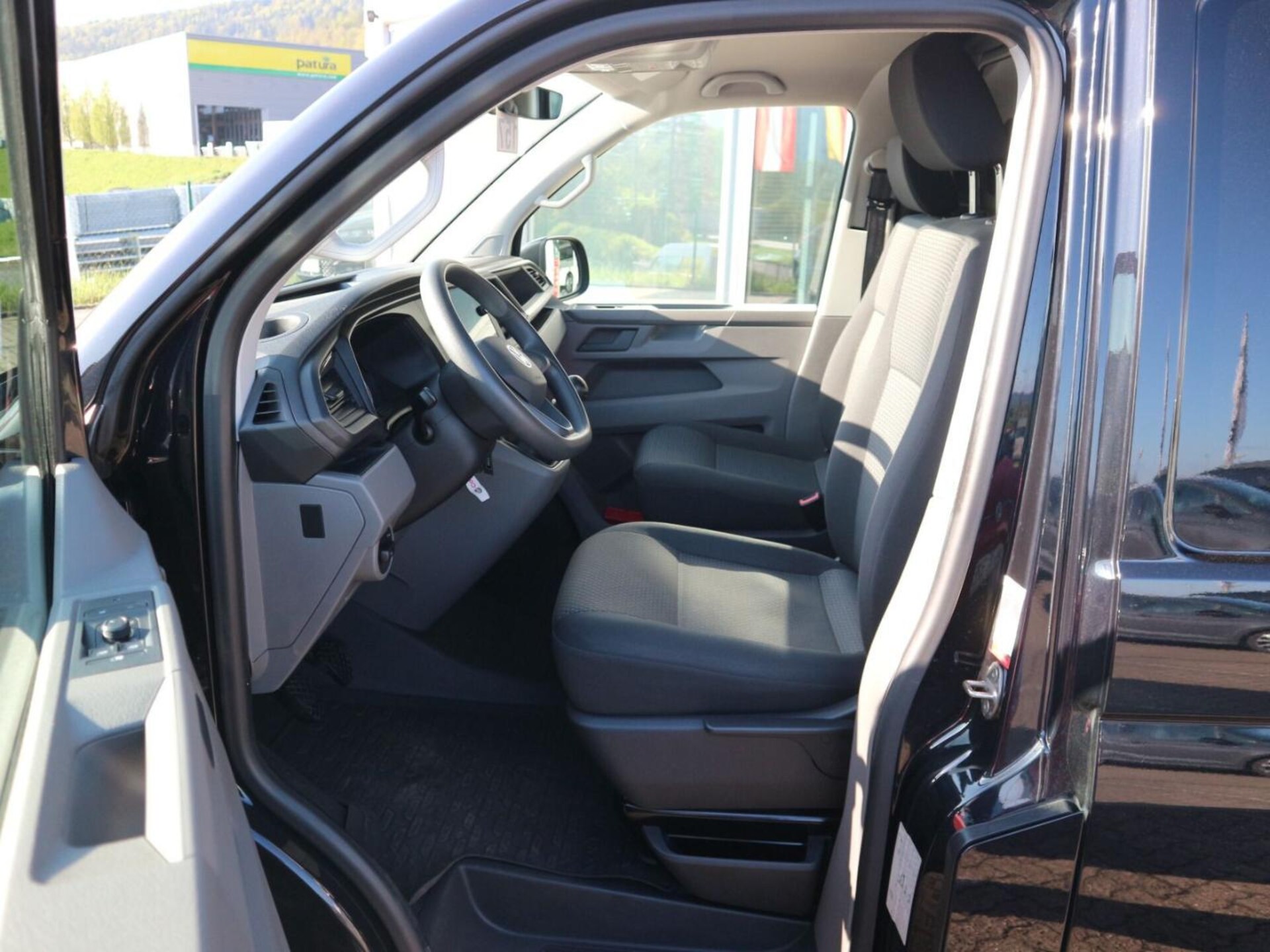 Volkswagen T6.1 Transporter Kasten langer Radstand