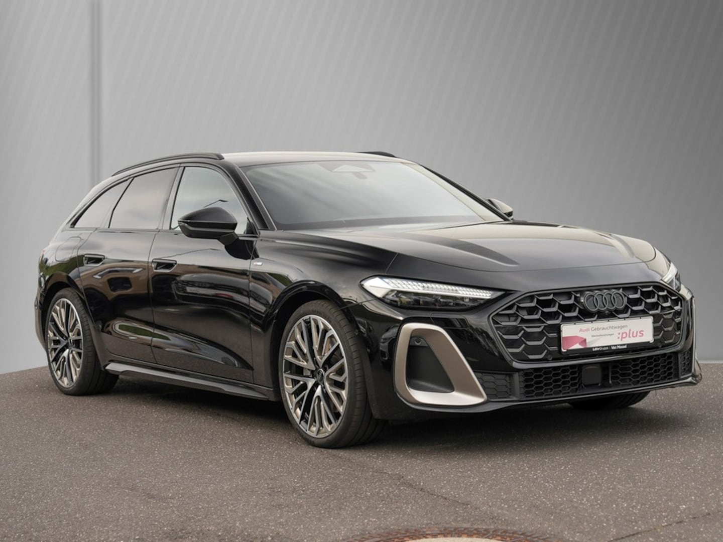 Bild über Audi A5 Avant TDI 150 kW S tronic - für weitere Informationen kontaktieren Sie den Audi Partner