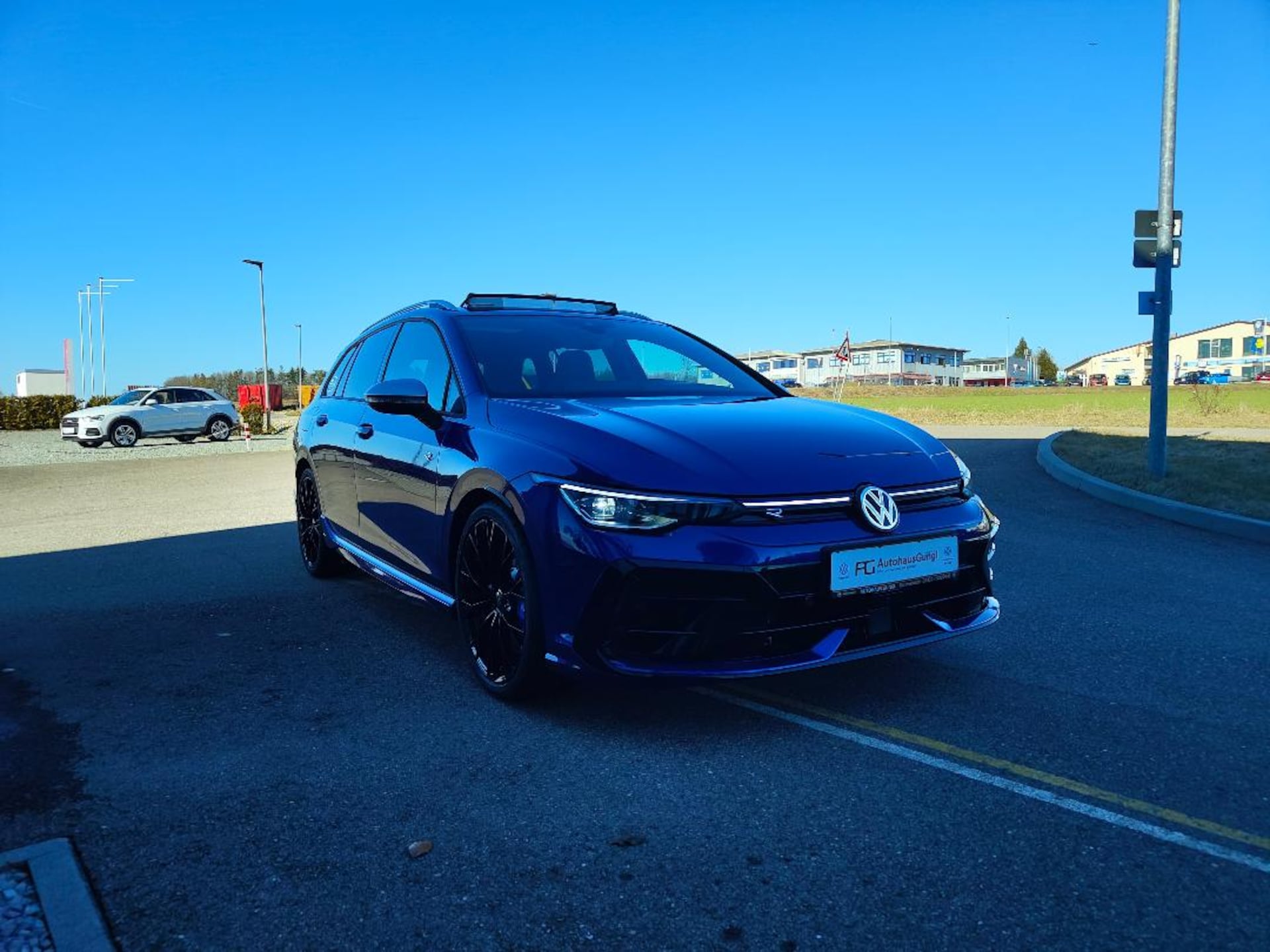 Volkswagen Golf Variant R