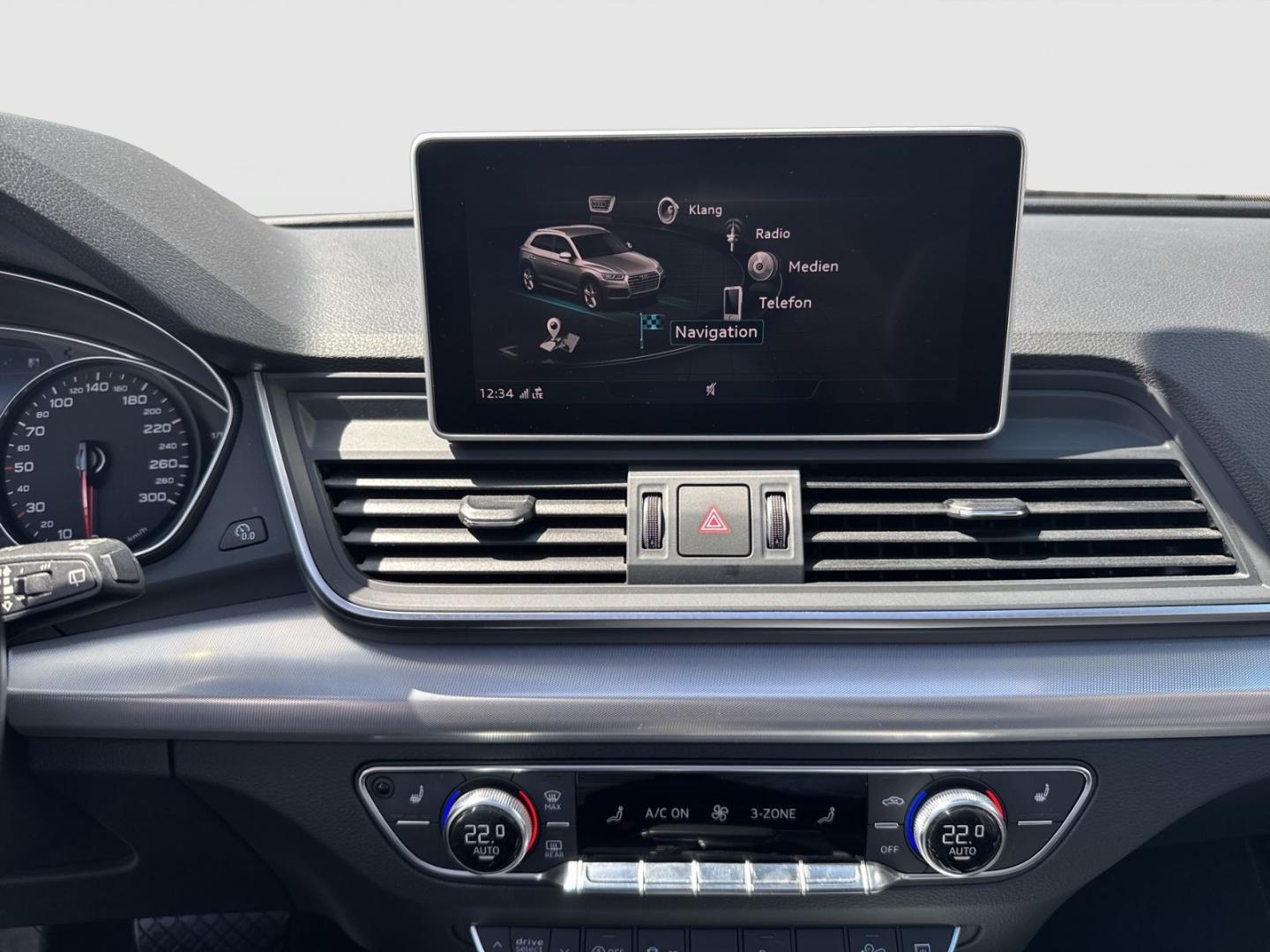 Image about Audi Q5 design 3.0 TDI quattro tiptronic