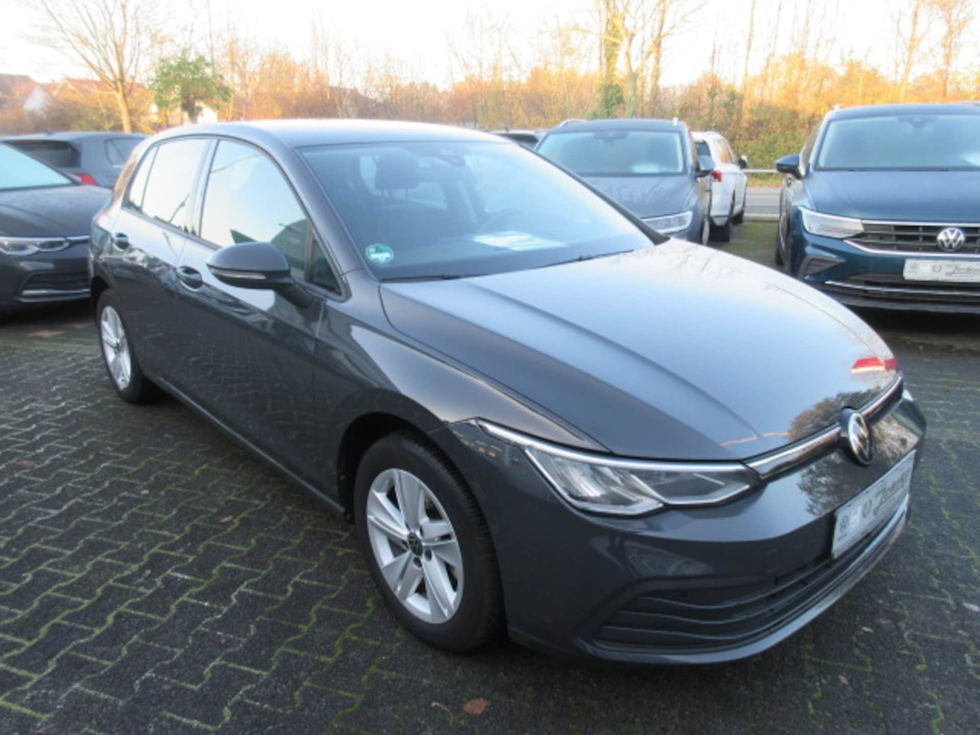 Volkswagen Golf Life