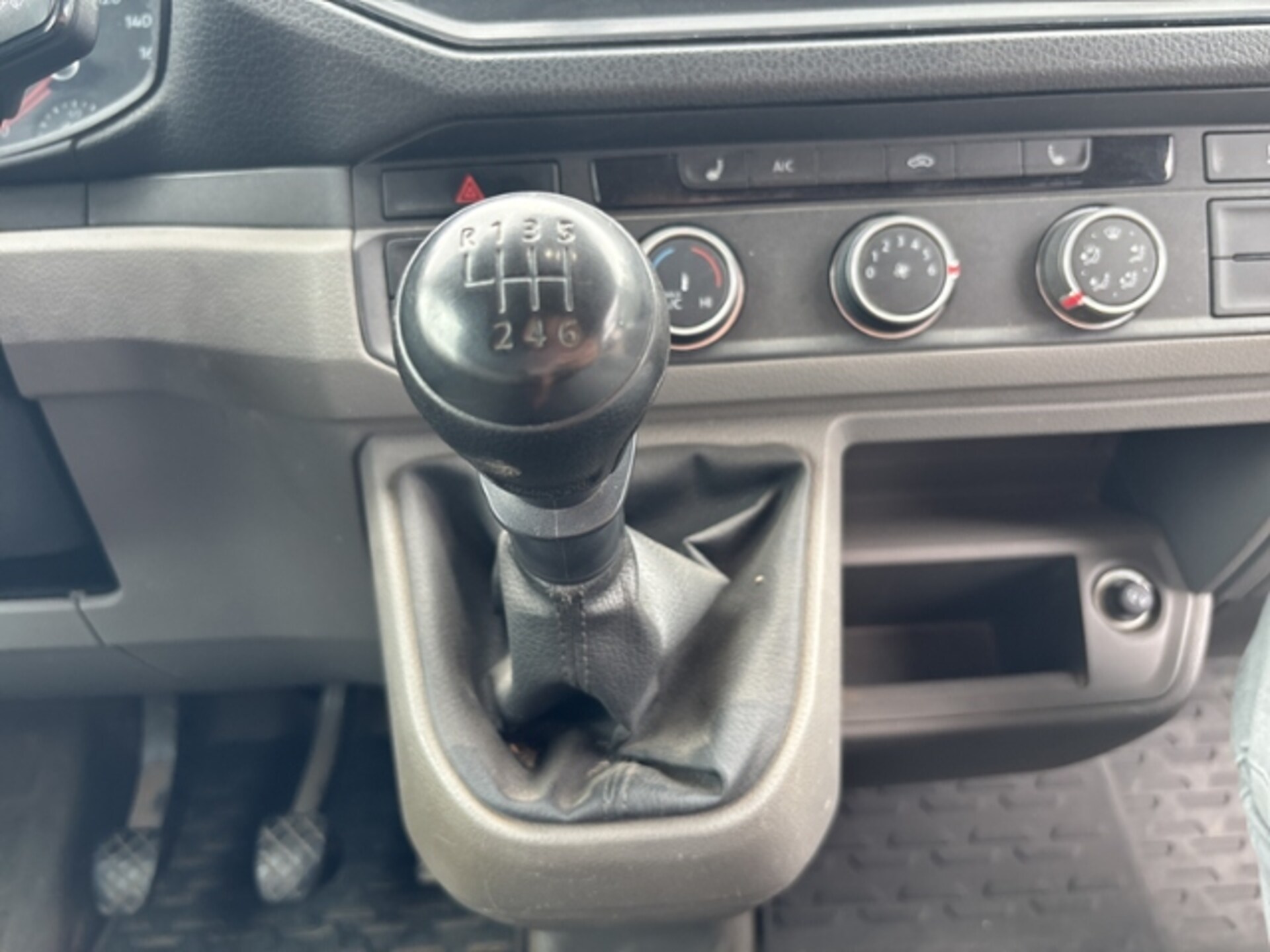 Volkswagen Crafter Kasten mittlerer Radstand