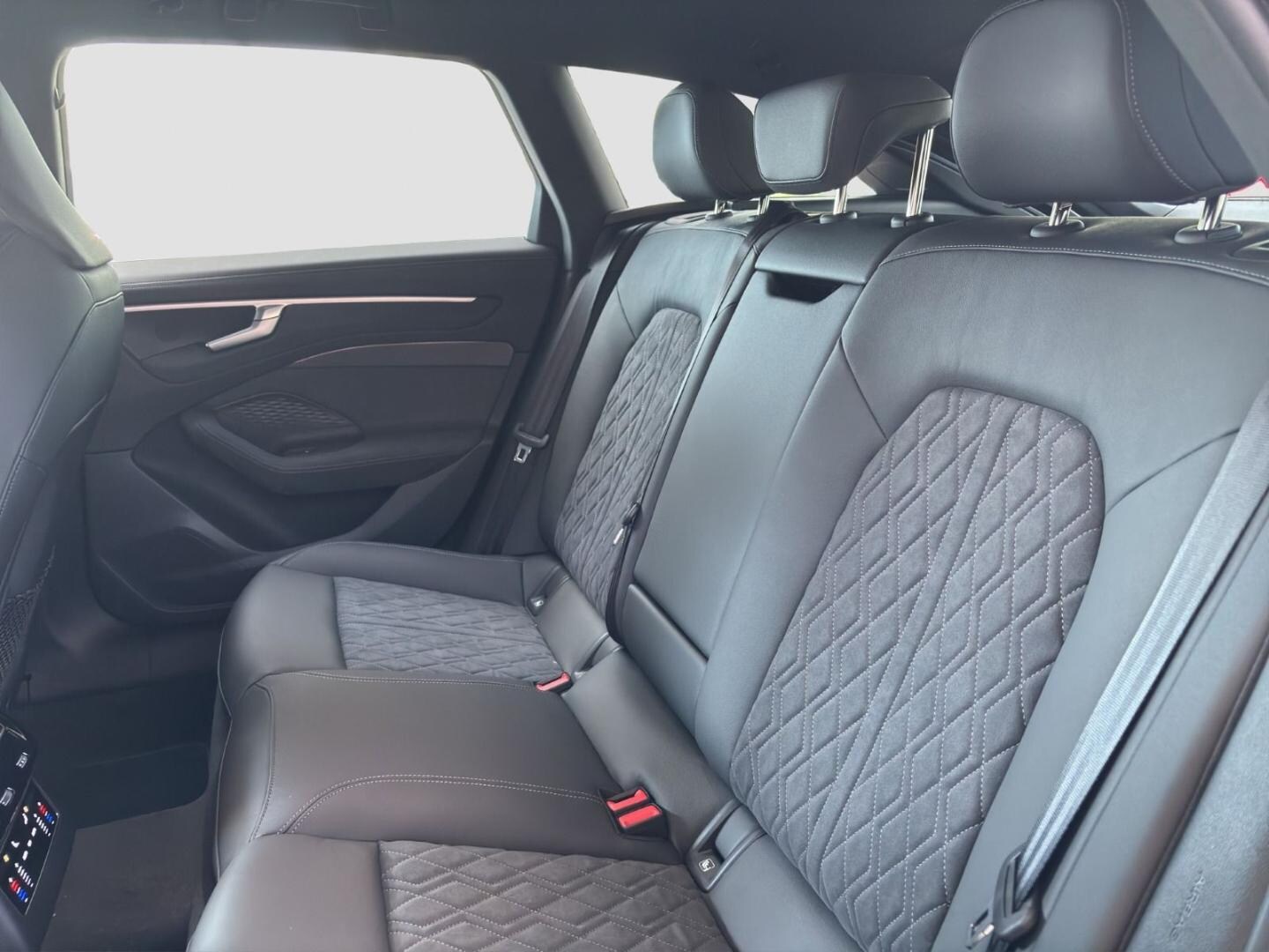 Bild über Audi A6 Avant edition one TDI quattro 150 kW S tronic - für weitere Informationen kontaktieren Sie den Audi Partner