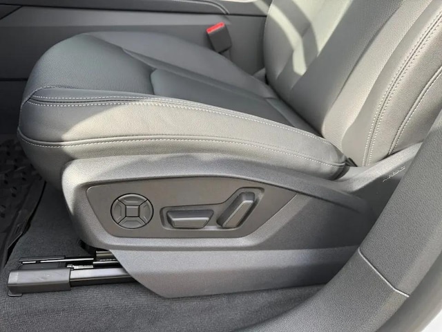2026 Audi Q8 Premium Plus - Photo 30