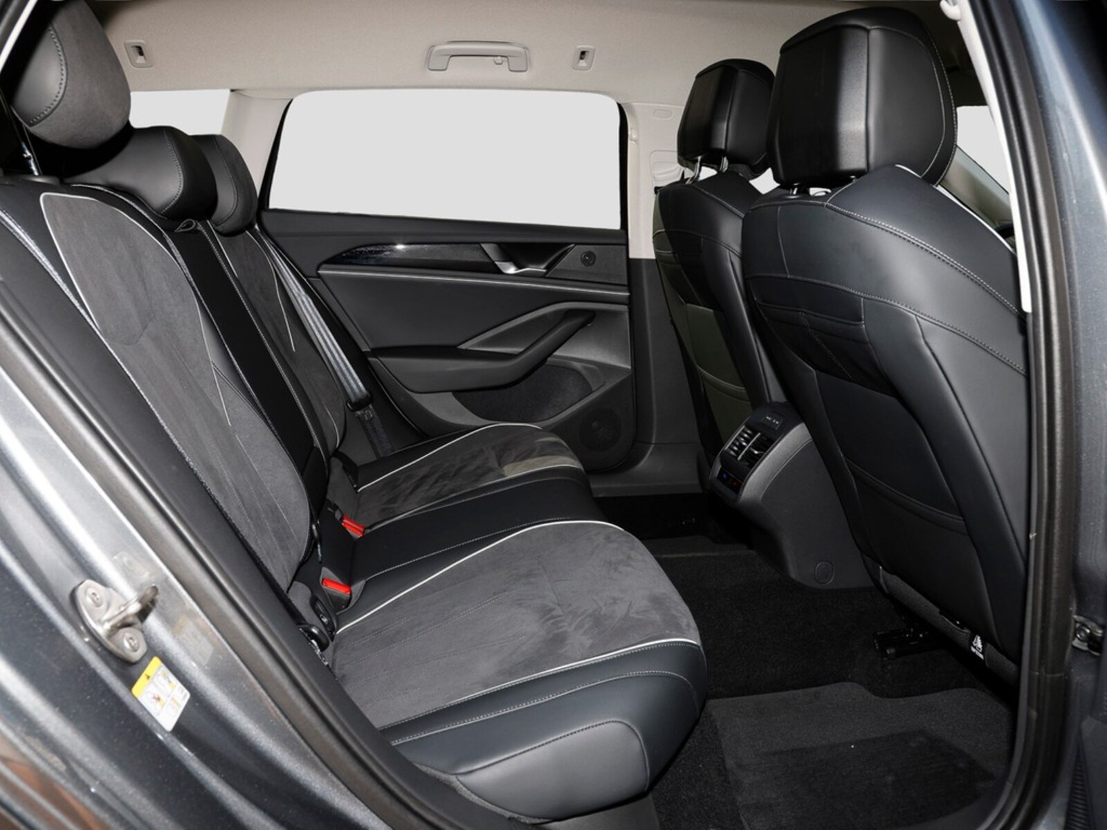 Volkswagen Passat – Bild 12