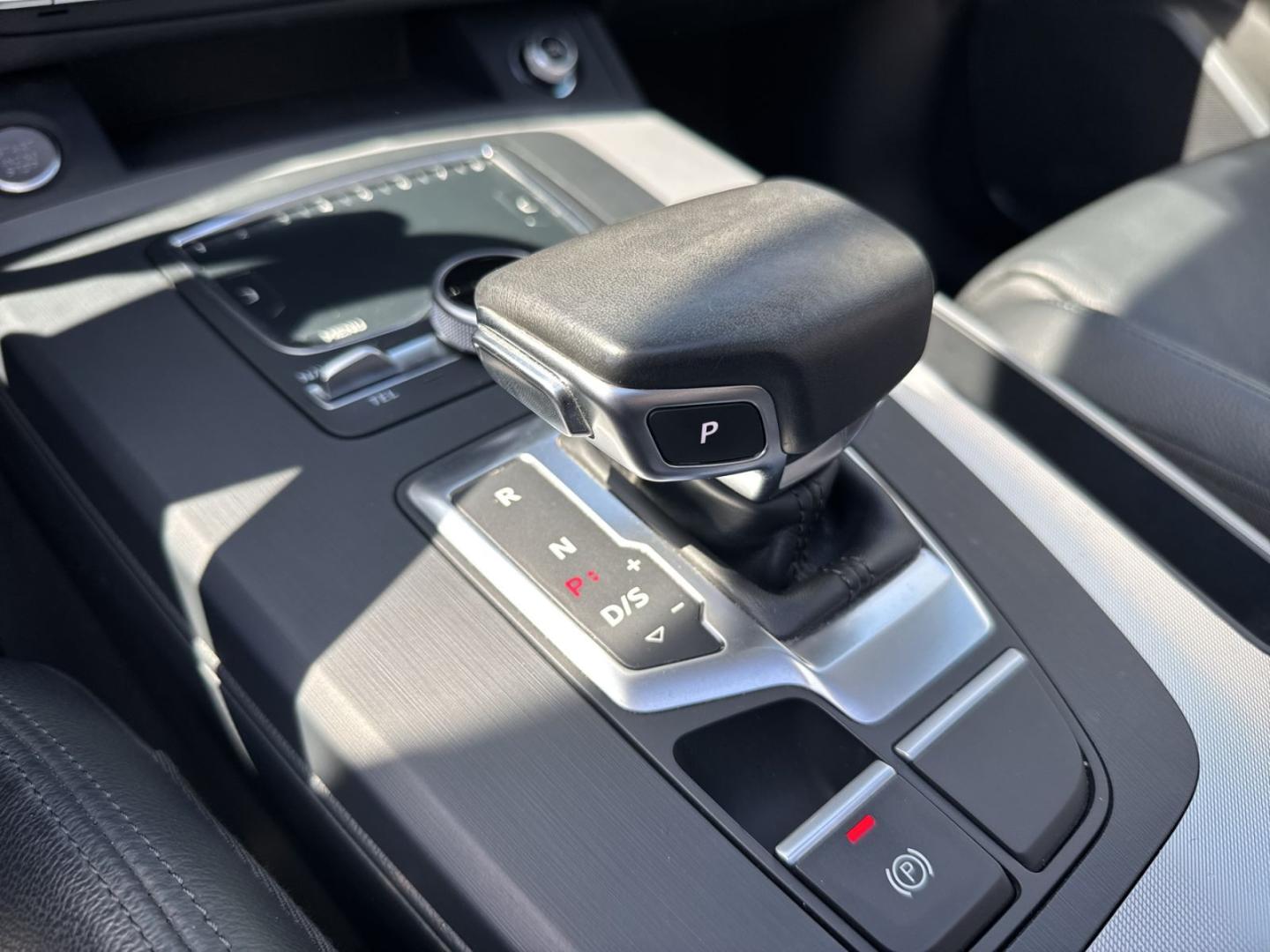 Image about Audi Q5 design 3.0 TDI quattro tiptronic