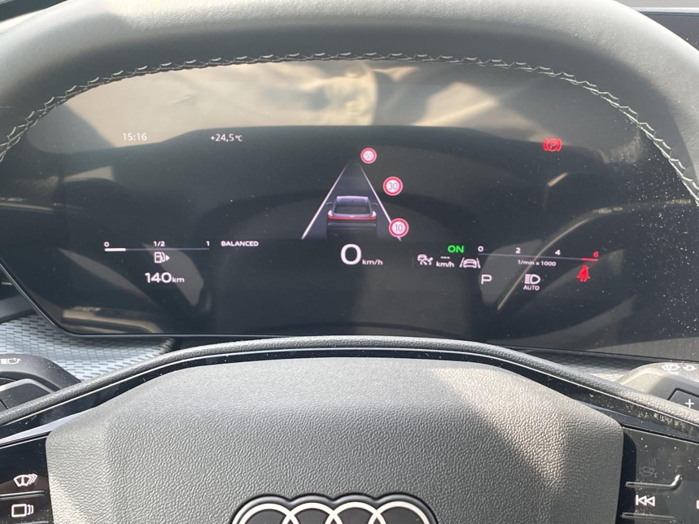 Bild über Audi Q5 SUV TDI quattro 150 kW S tronic - für weitere Informationen kontaktieren Sie den Audi Partner