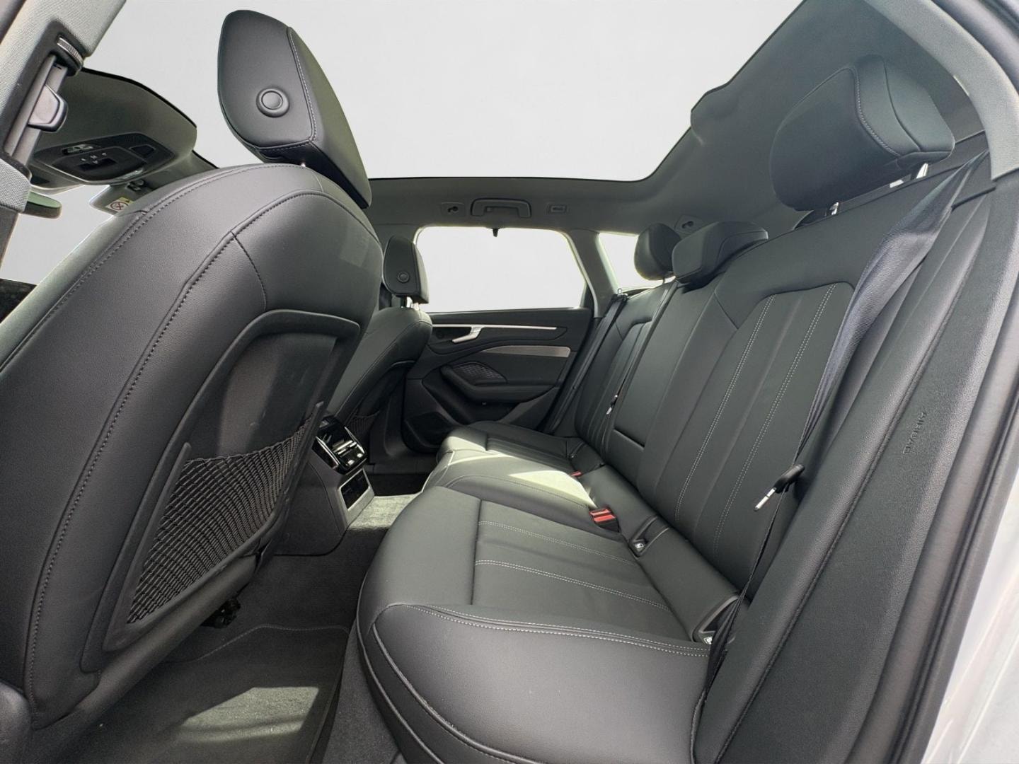 Bild über Audi A6 Avant TDI 150 kW S tronic - für weitere Informationen kontaktieren Sie den Audi Partner