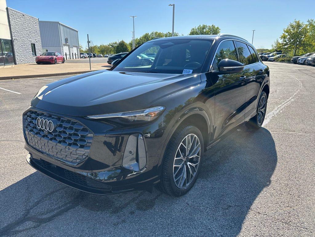 2025 Audi Q5 40 Premium Plus's photo