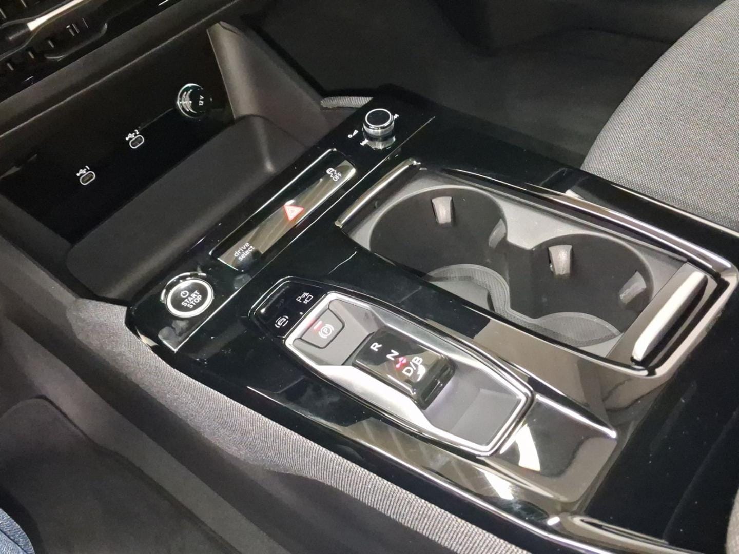 Bild über Audi A6 Avant e-tron e-tron - für weitere Informationen kontaktieren Sie den Audi Partner