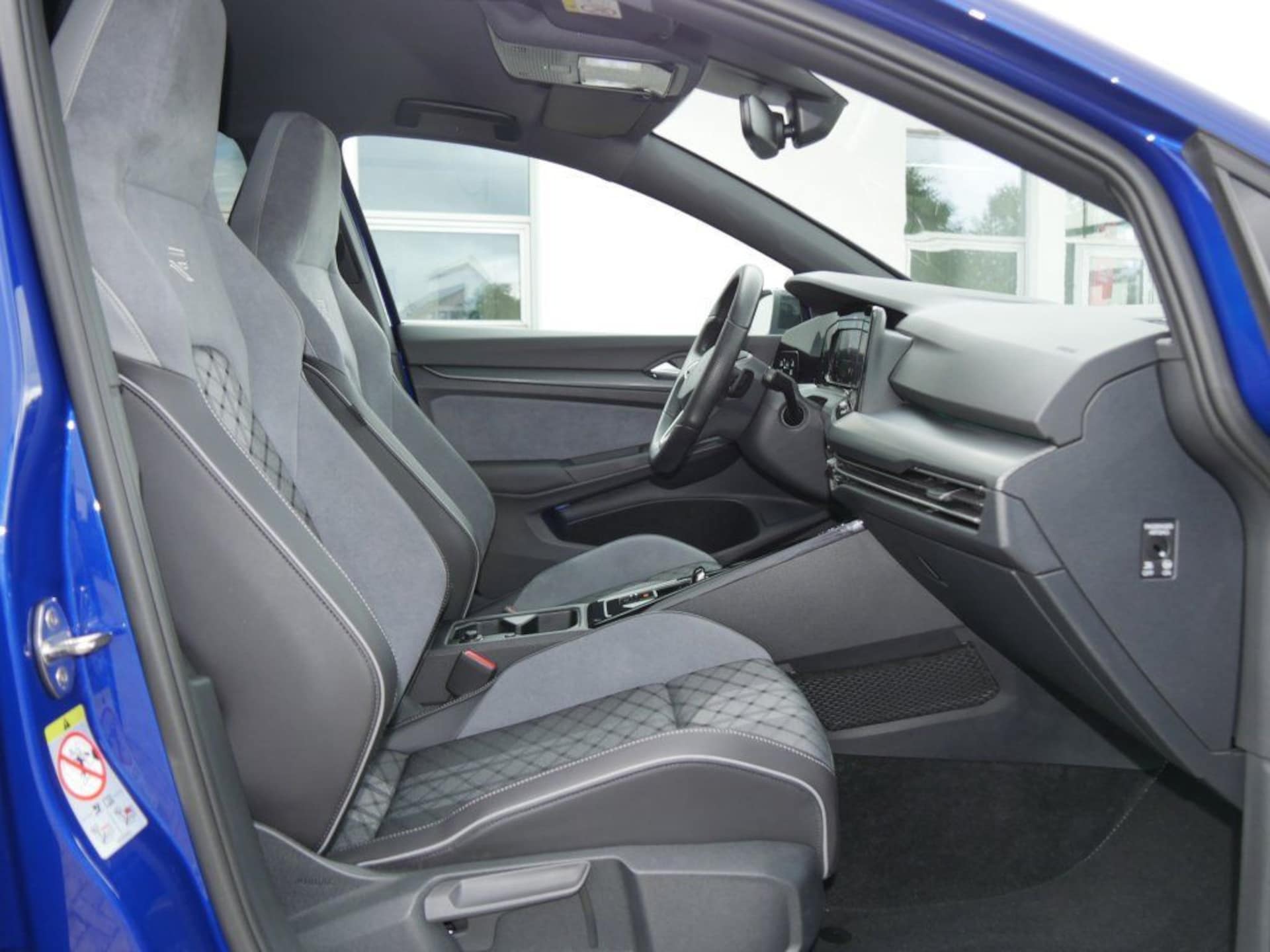 Volkswagen Golf R-Line