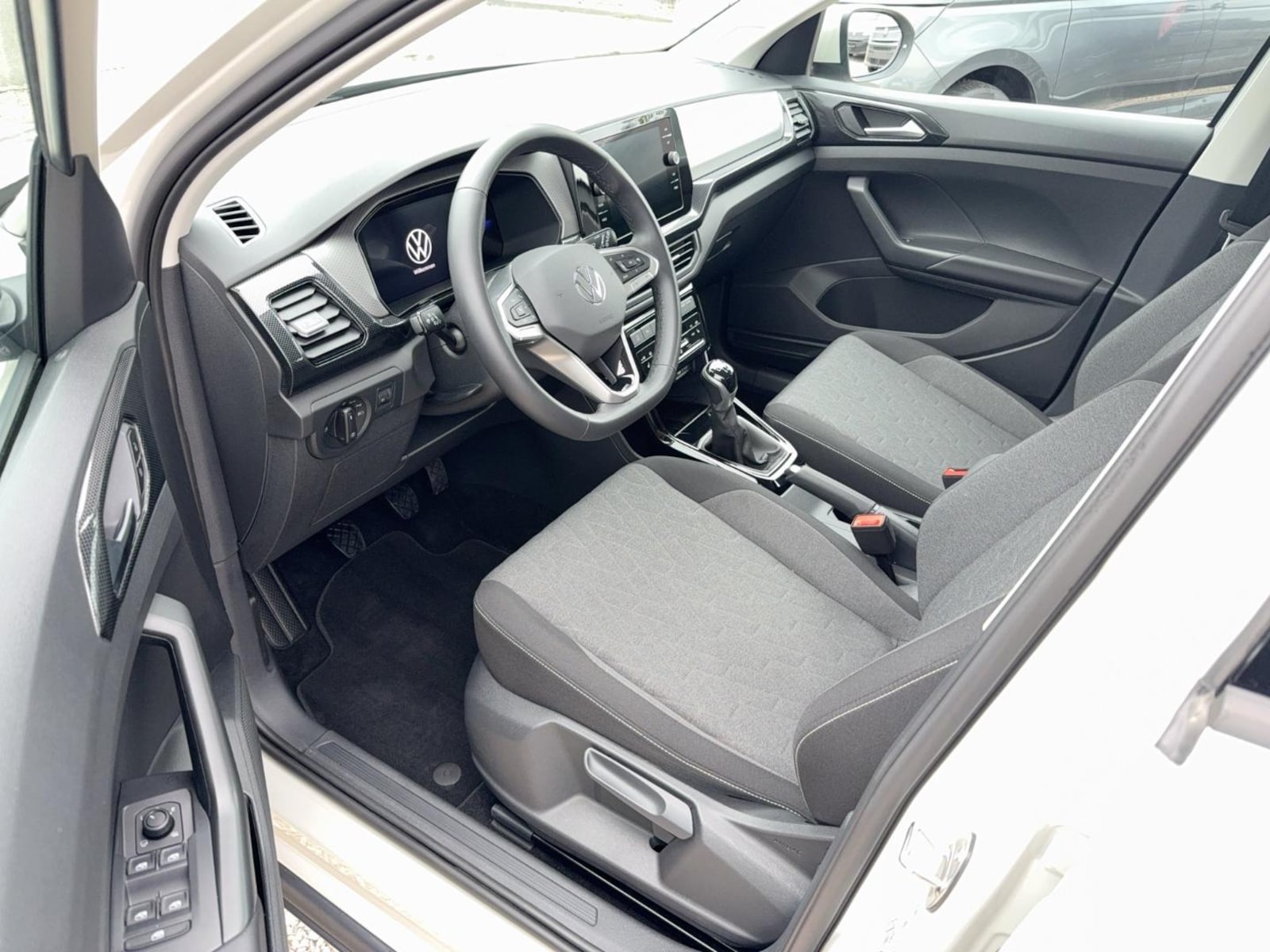 Volkswagen T-Cross – Bild 9