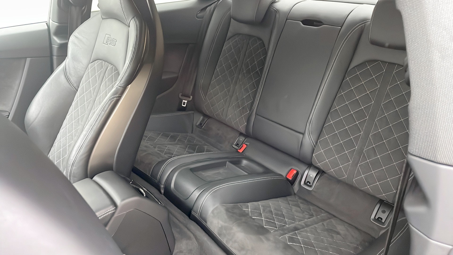 Bild som visar Audi RS 5 Coupé RS 5 Coupé 2.9 TFSI quattro 450 hk tiptronic - för mer information kontakta din Audi Partner