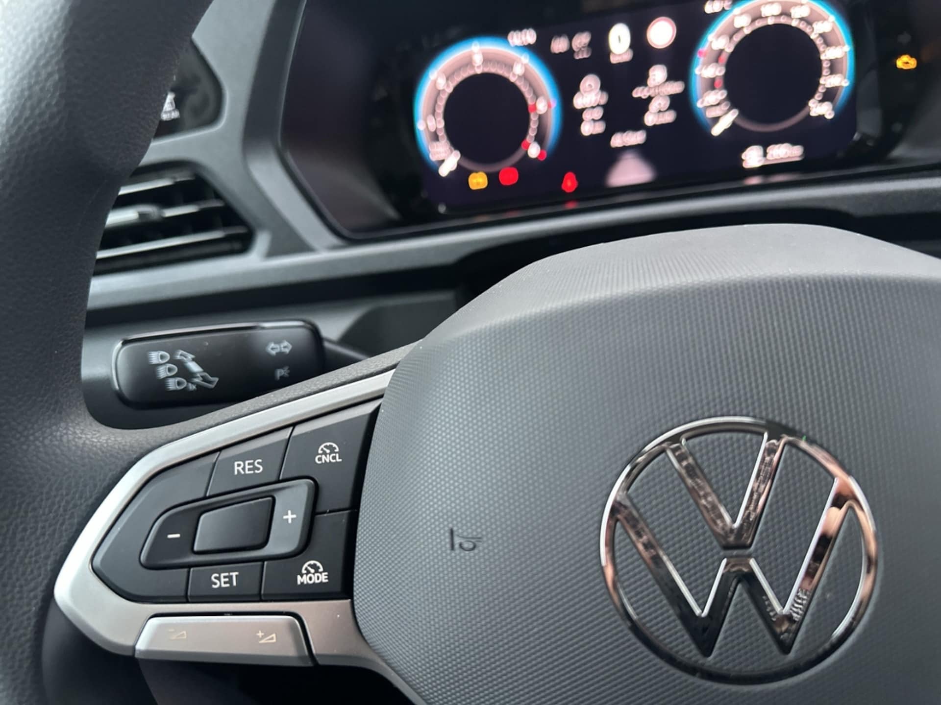 Volkswagen Caddy Basis-Modell