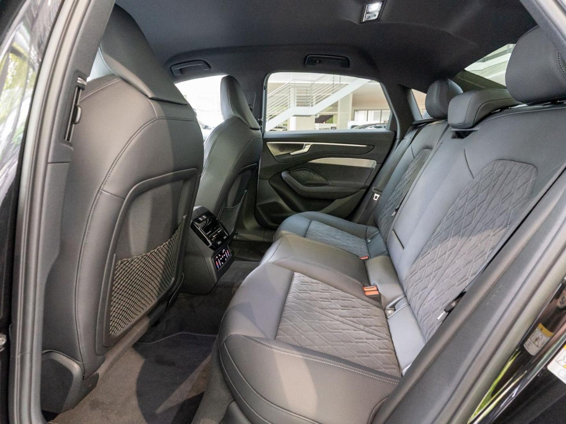 Audi A6 Limousine edition one