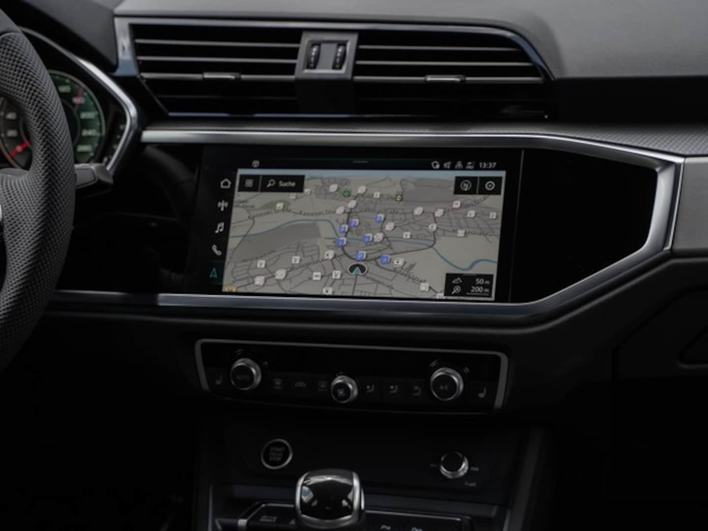 Bild über Audi Q3 S line 35 TFSI S tronic - für weitere Informationen kontaktieren Sie den Audi Partner