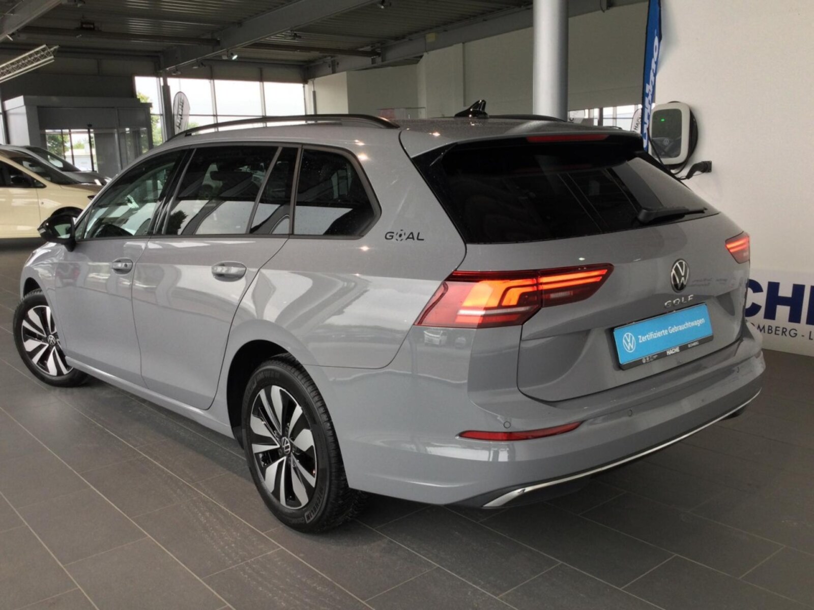 Volkswagen Golf Variant – Bild 5