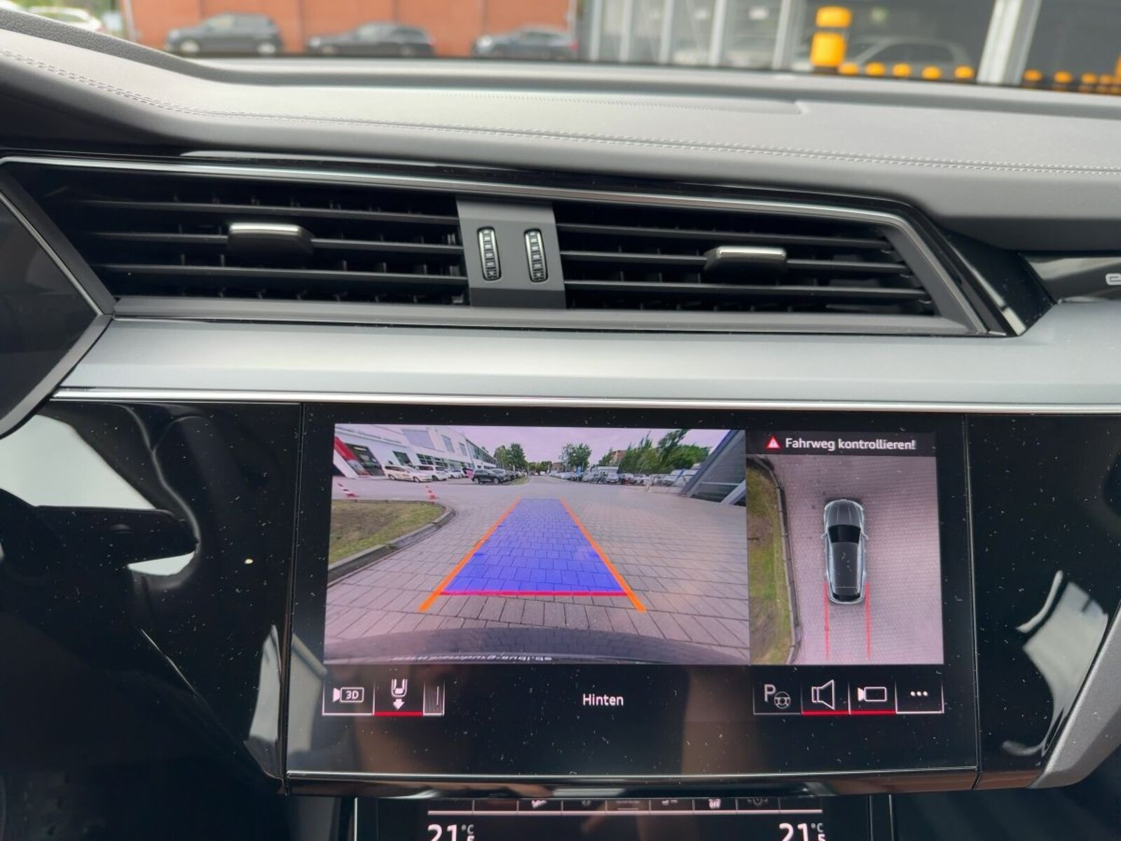 Audi Q8 e-tron – Bild 16