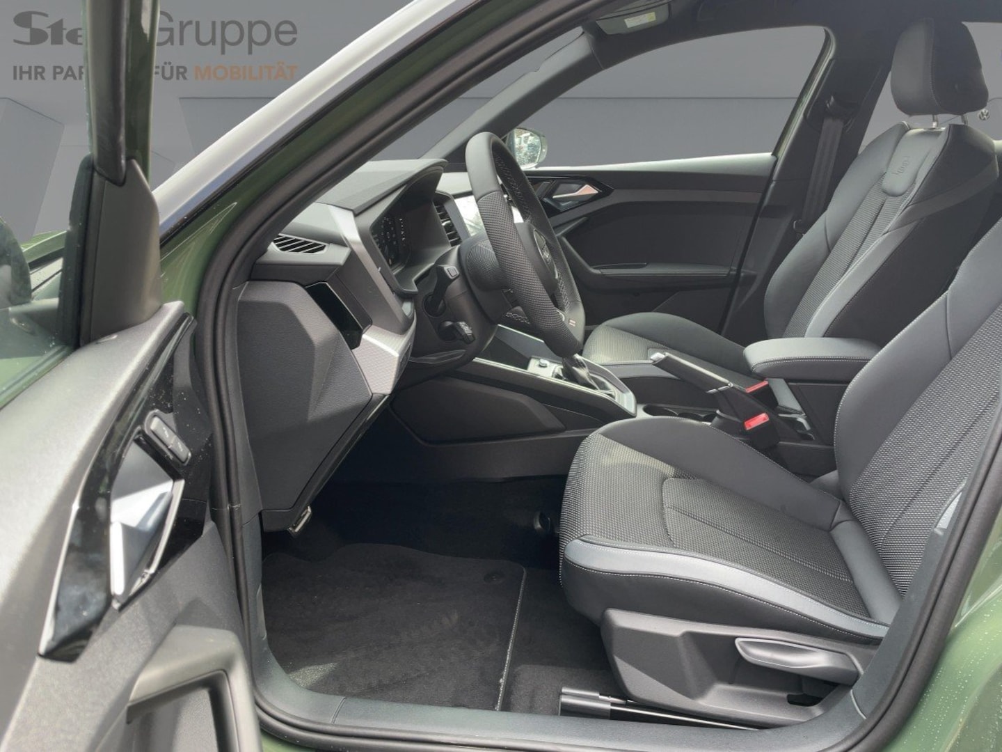Bild über Audi A1 Sportback S line 30 TFSI S tronic - für weitere Informationen kontaktieren Sie den Audi Partner