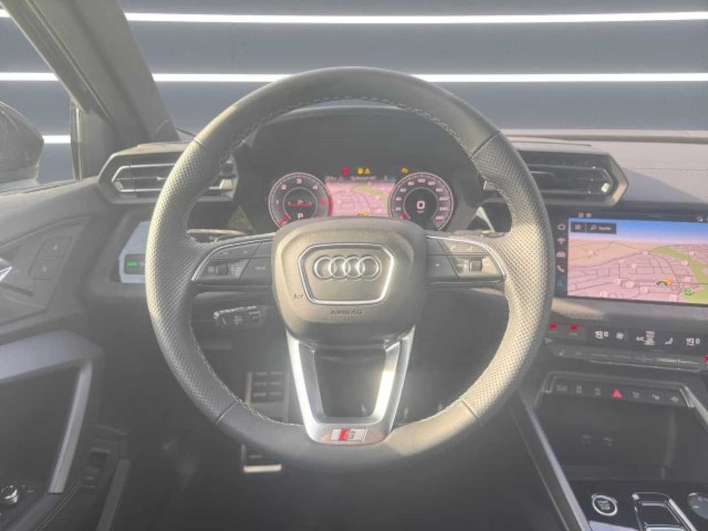 Bild über Audi A3 allstreet 35 TDI S tronic - für weitere Informationen kontaktieren Sie den Audi Partner