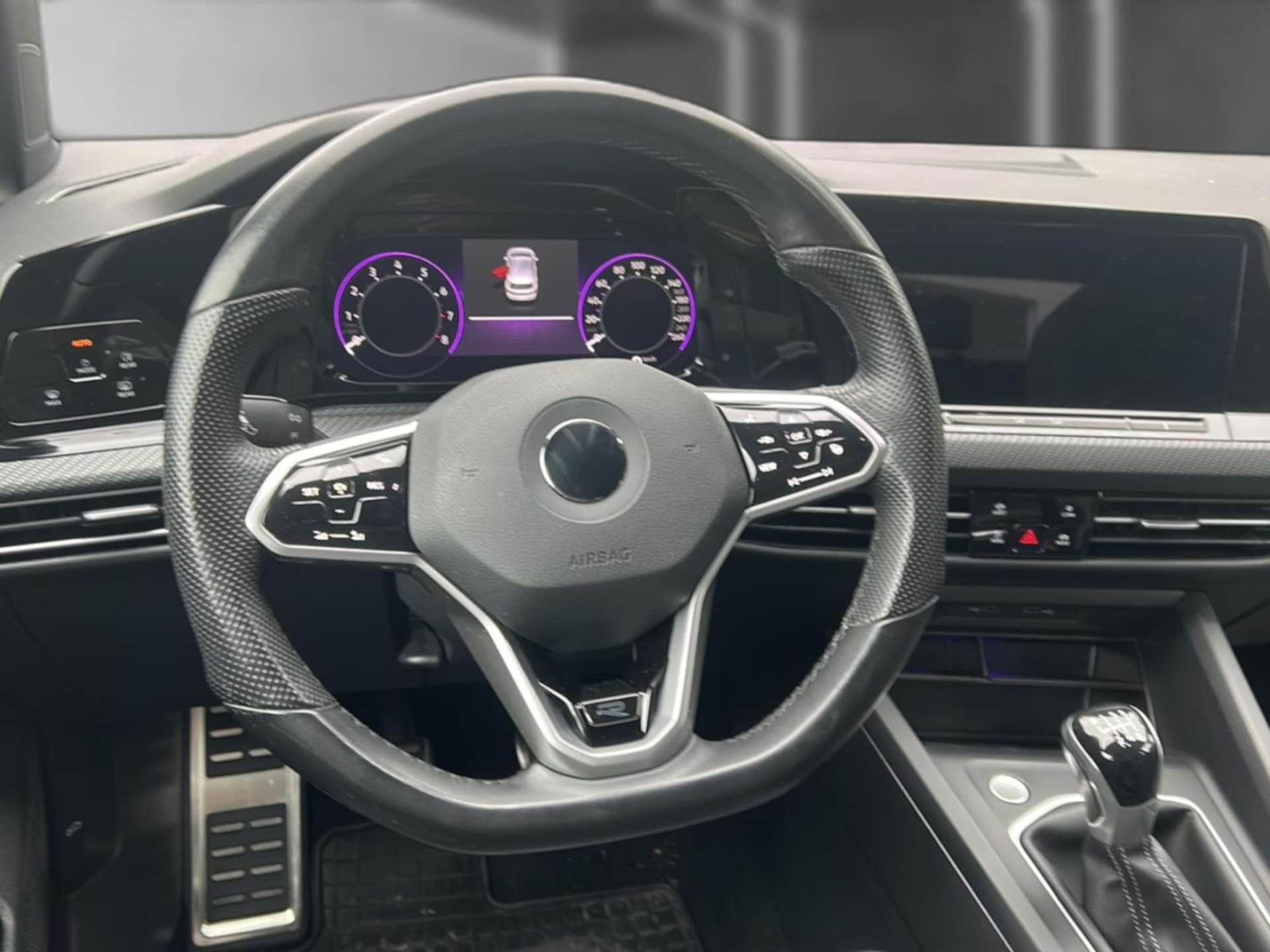 Volkswagen Golf R-Line