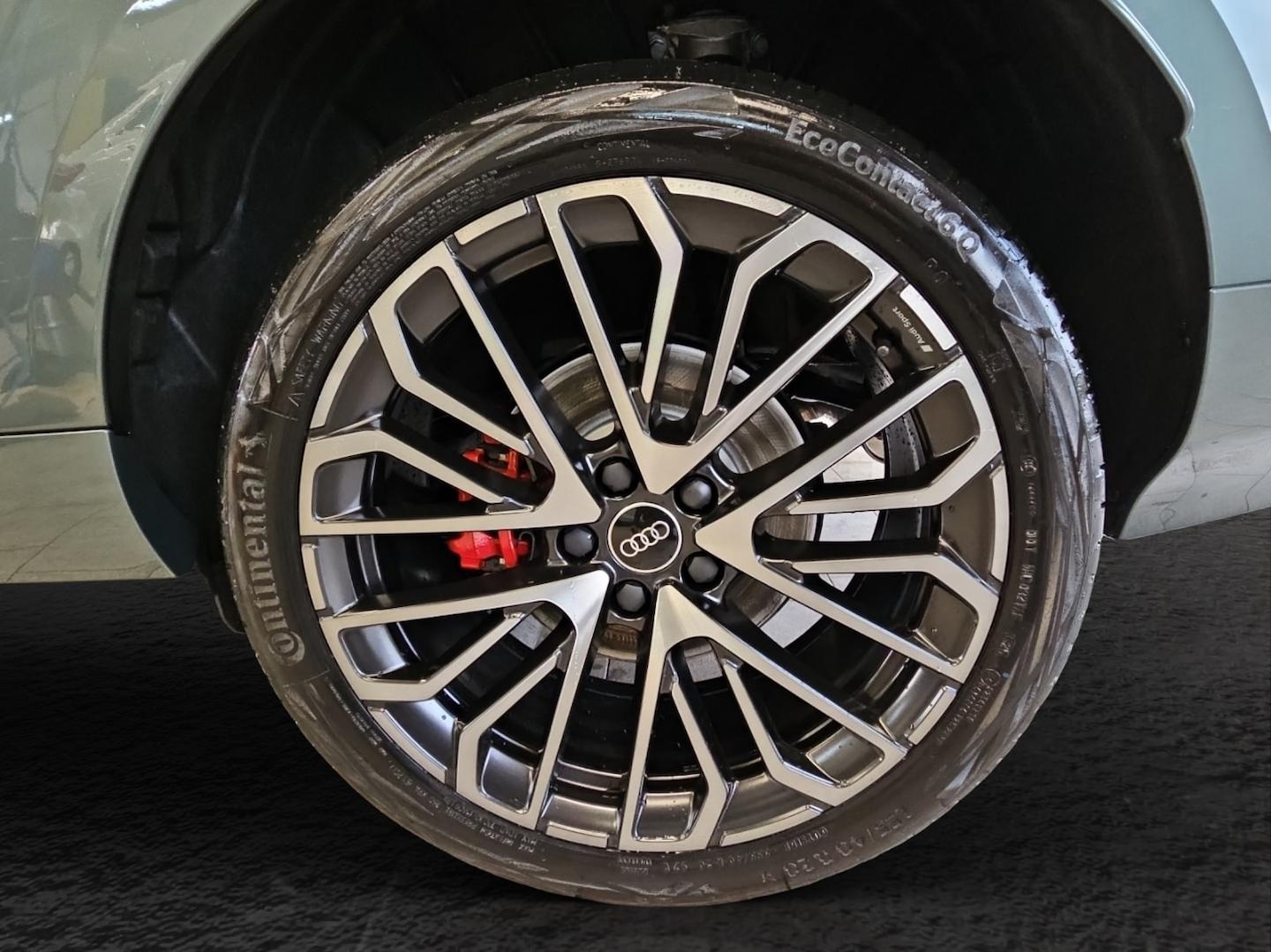 Bild über Audi Q3 SUV TFSI quattro 195 kW S tronic - für weitere Informationen kontaktieren Sie den Audi Partner