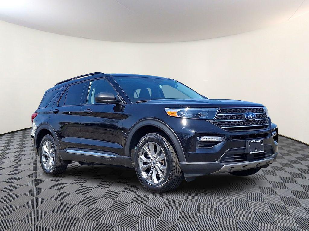 2023 Ford Explorer XLT 4WD's photo