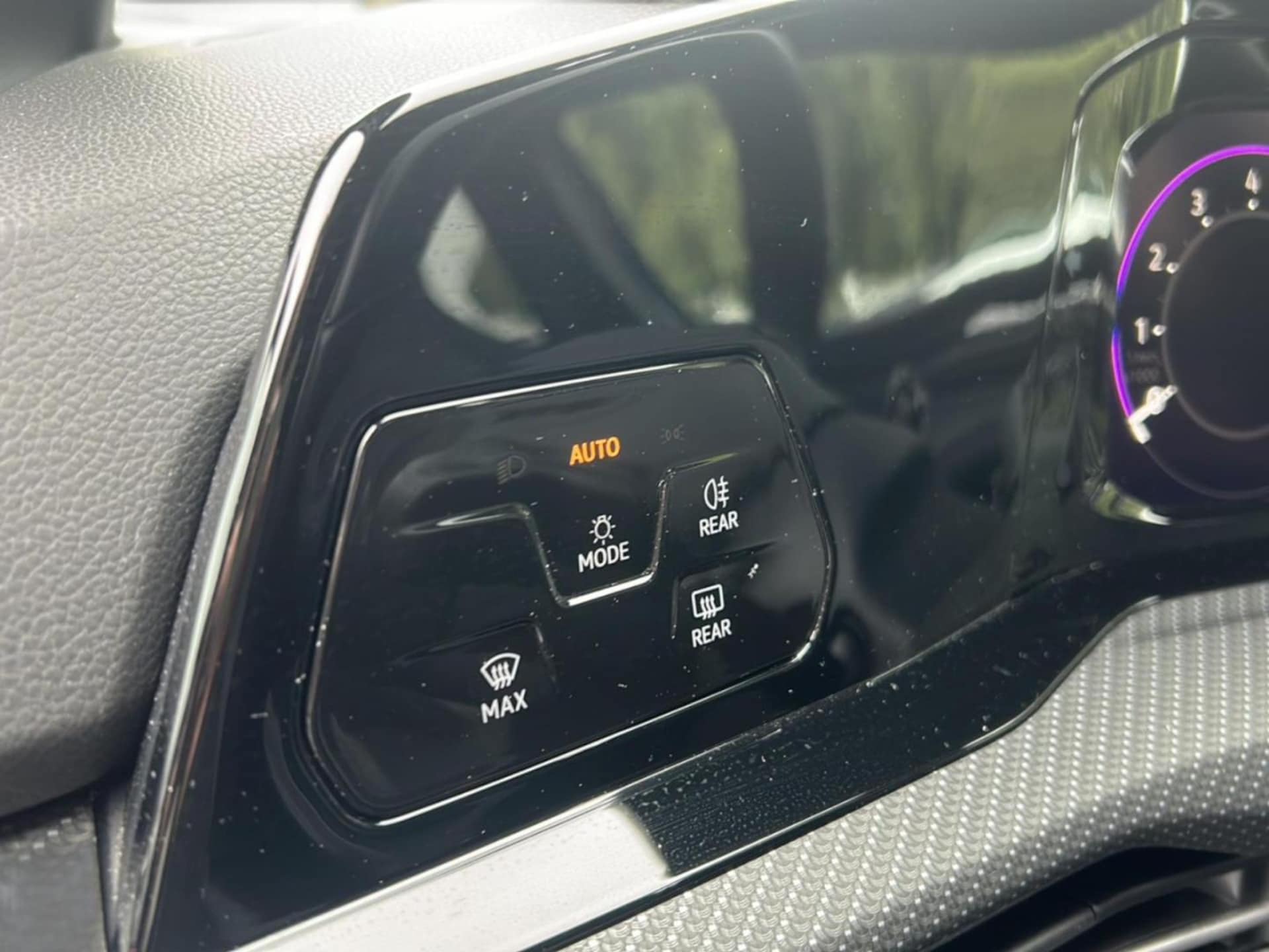 Volkswagen Golf R-Line