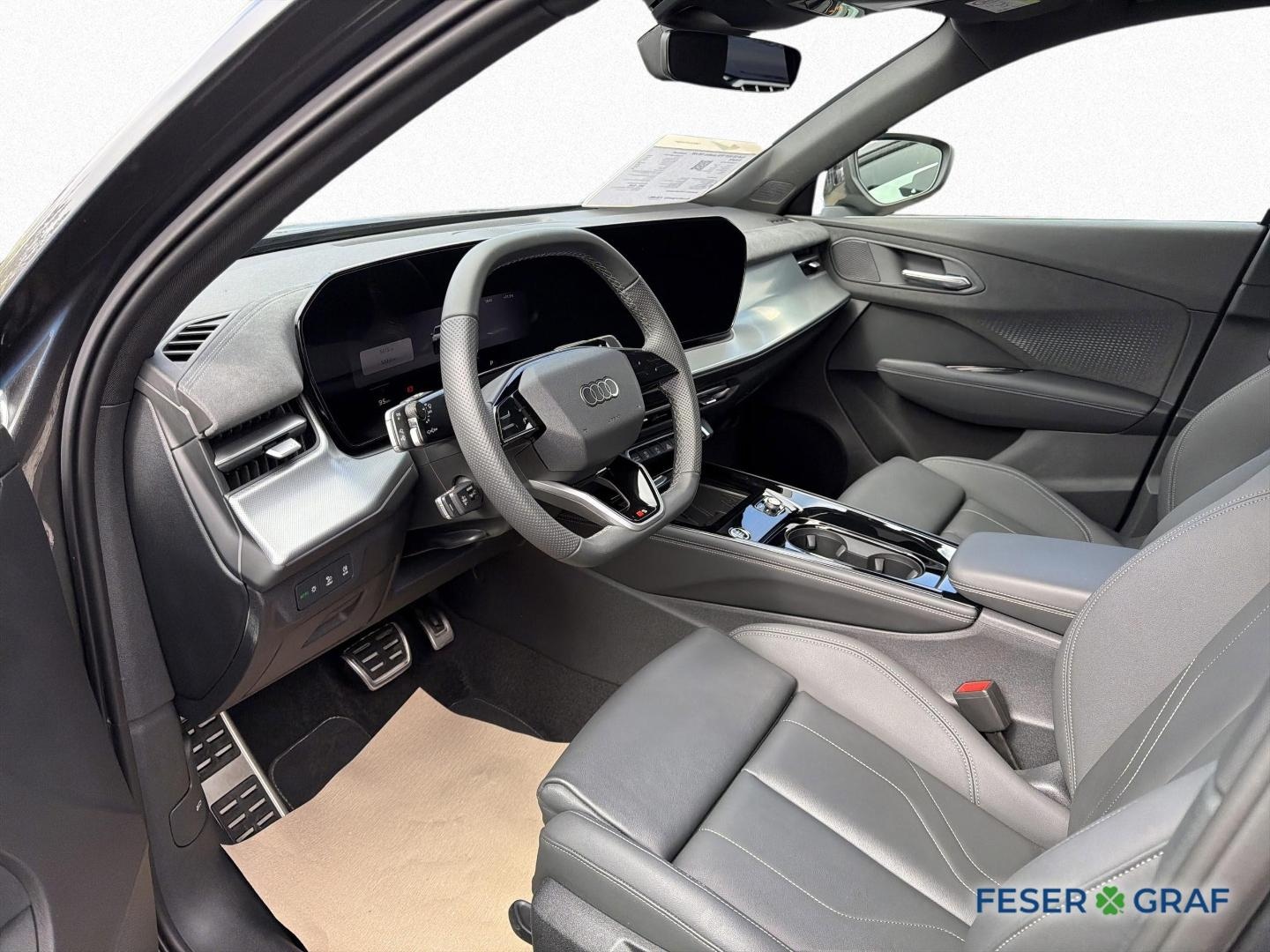 Bild über Audi Q3 SUV TFSI quattro 195 kW S tronic - für weitere Informationen kontaktieren Sie den Audi Partner