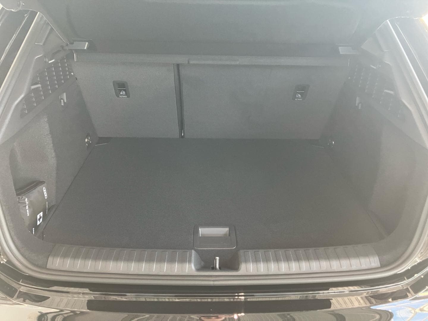 Bild über Audi A3 Sportback S line 35 TFSI S tronic - für weitere Informationen kontaktieren Sie den Audi Partner