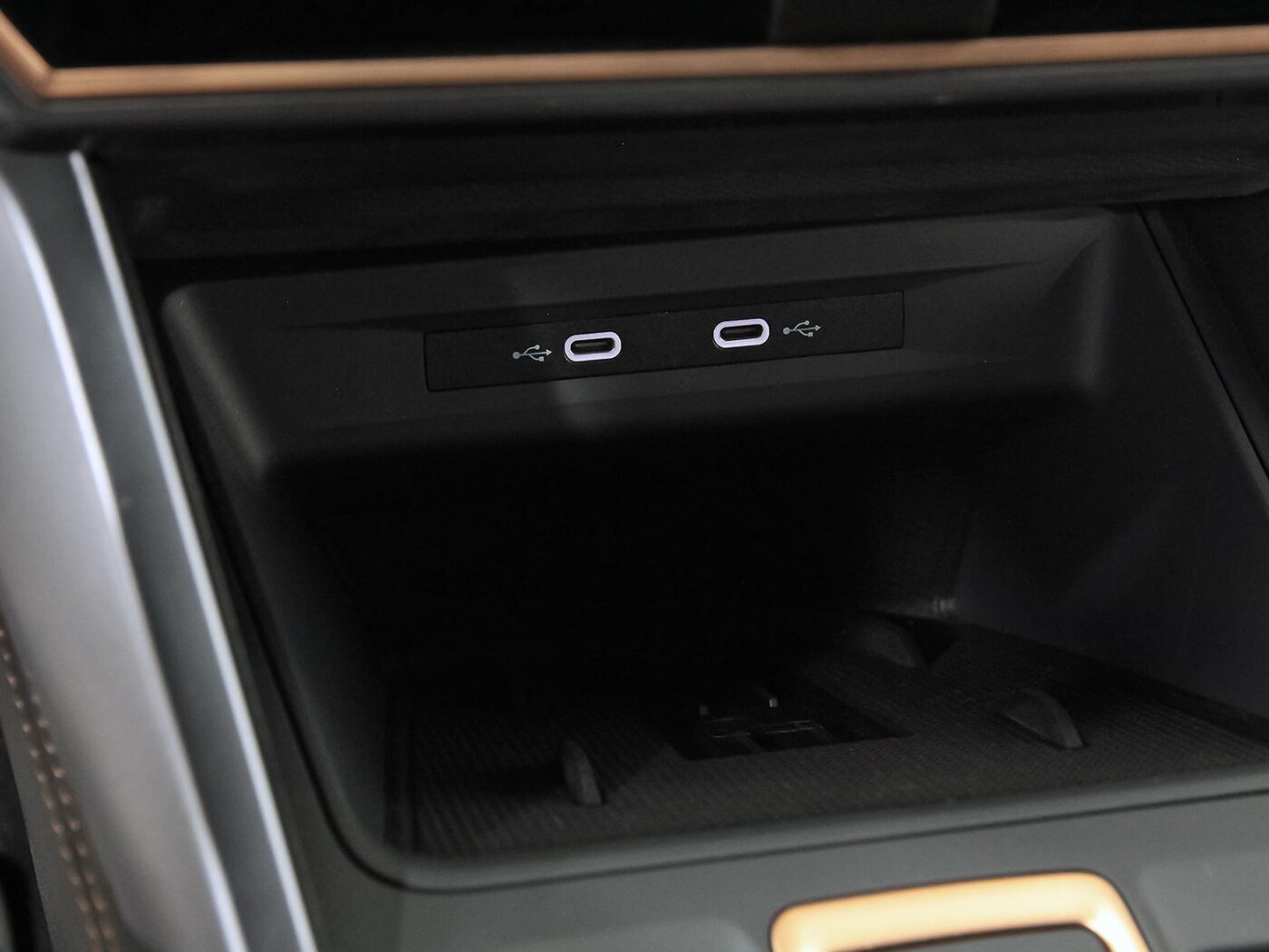 CUPRA Leon León 1.5 eTSI DSG 110 kW (150 CV) — photo 32