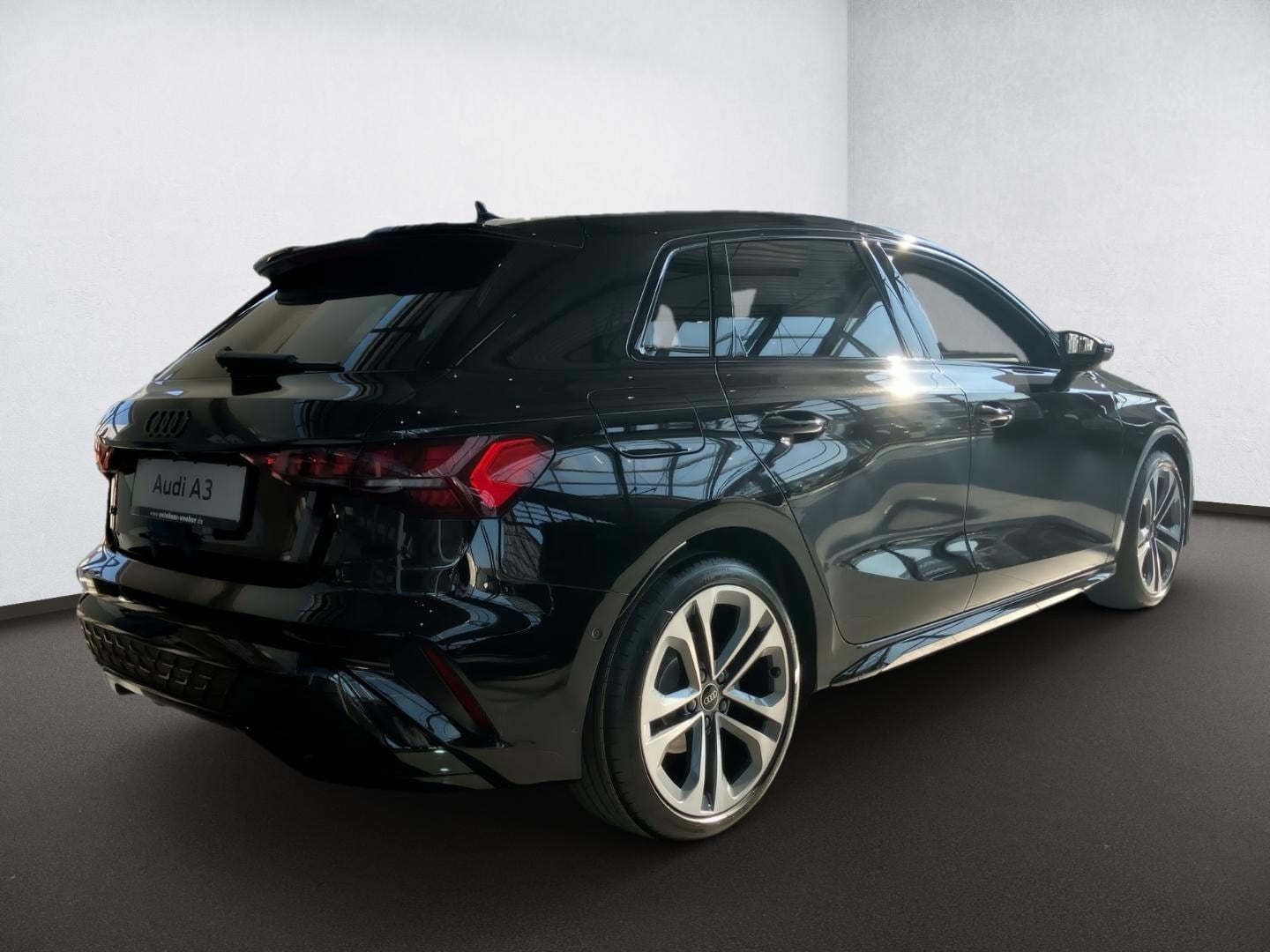 Bild über Audi A3 Sportback S line 35 TFSI S tronic - für weitere Informationen kontaktieren Sie den Audi Partner
