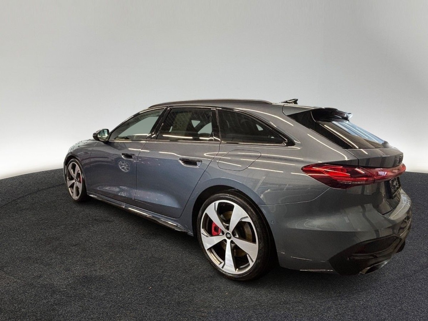 Bild über Audi A5 Avant e-hybrid e-hybrid quattro 270 kW S tronic - für weitere Informationen kontaktieren Sie den Audi Partner