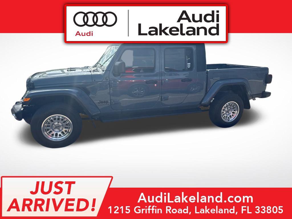 2024 Jeep Gladiator Sport S's photo