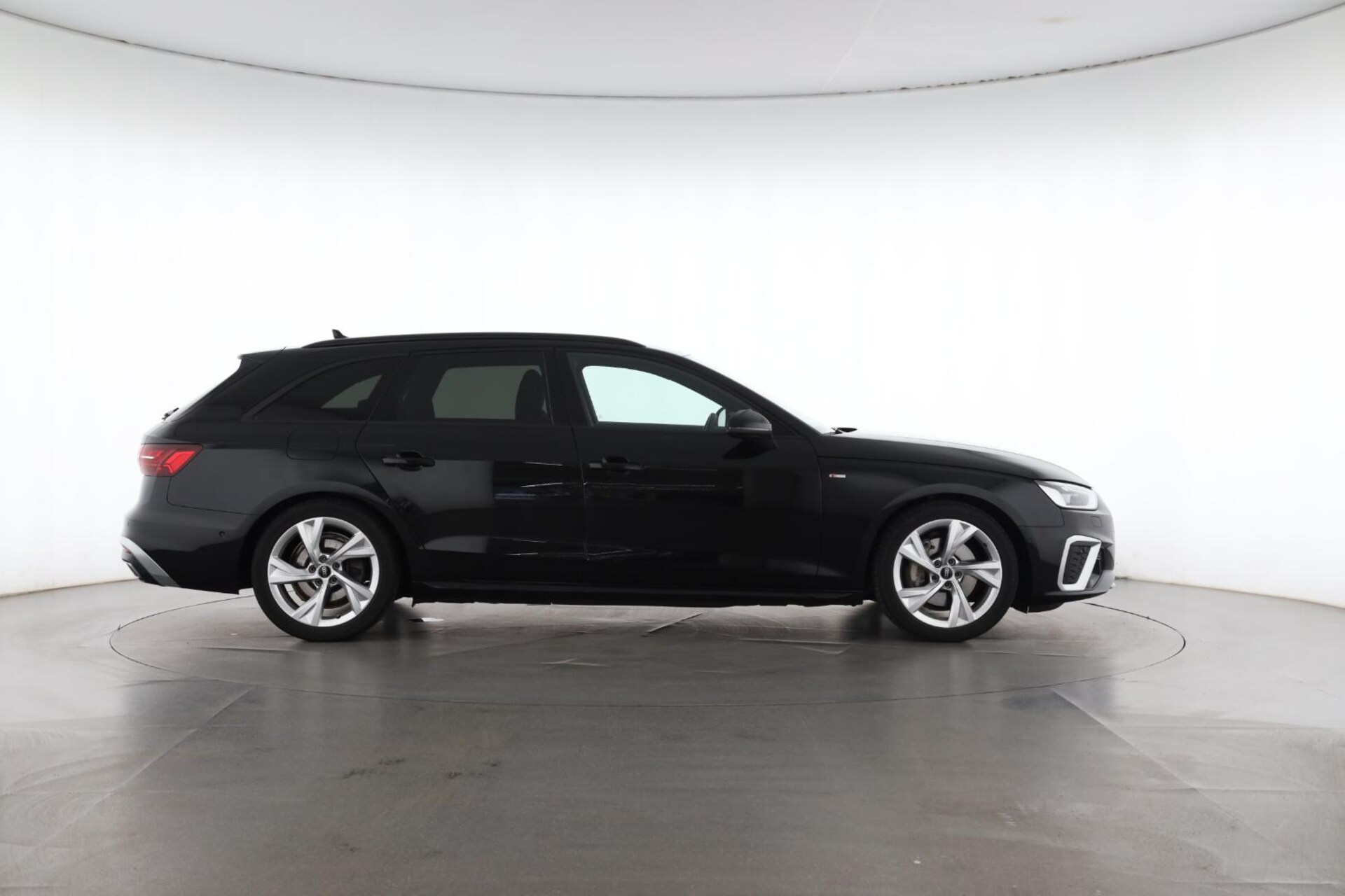 Audi A4 Avant S line