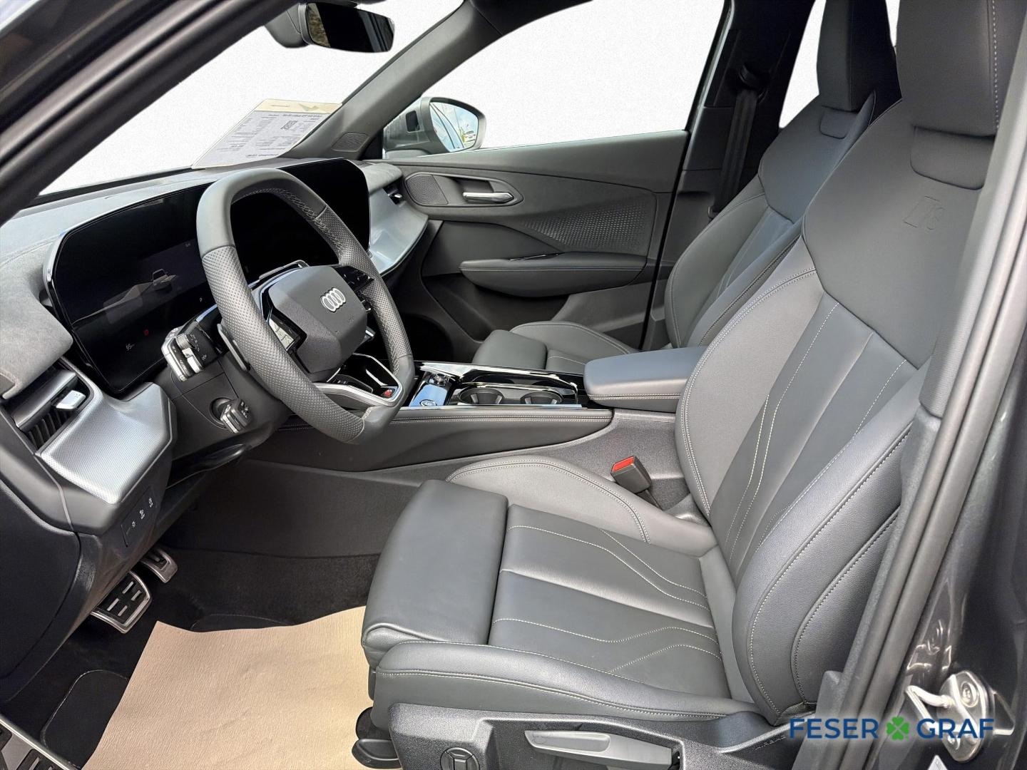 Bild über Audi Q3 SUV TFSI quattro 195 kW S tronic - für weitere Informationen kontaktieren Sie den Audi Partner