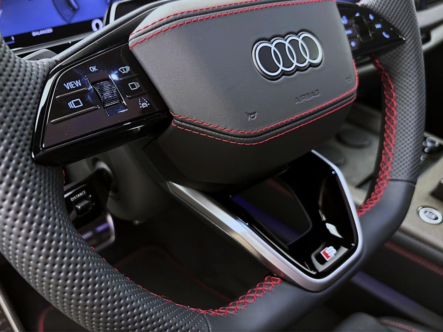Bild über Audi Q7 SUV TDI quattro 220 kW tiptronic - für weitere Informationen kontaktieren Sie den Audi Partner