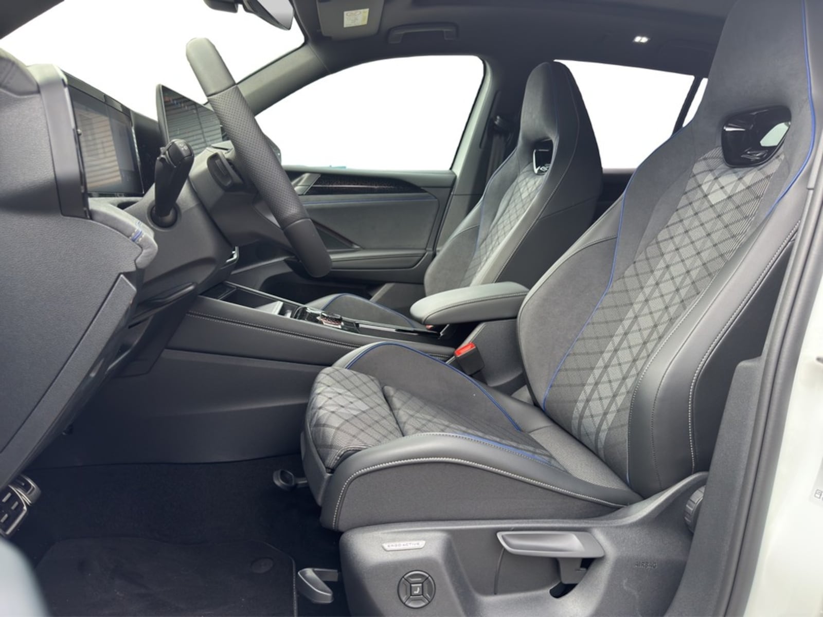 Volkswagen Tiguan – Bild 13