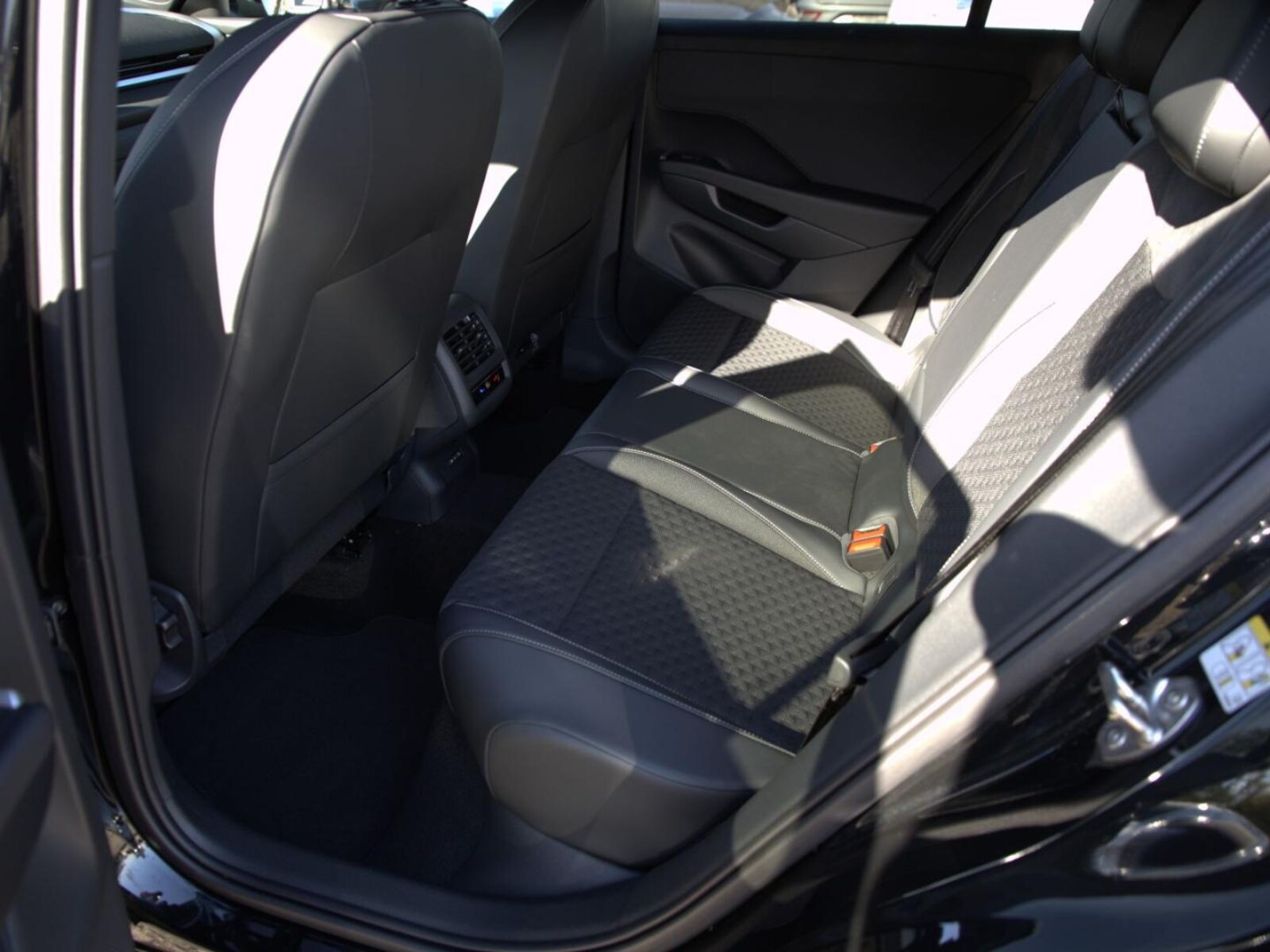 Volkswagen T-Roc – Bild 18