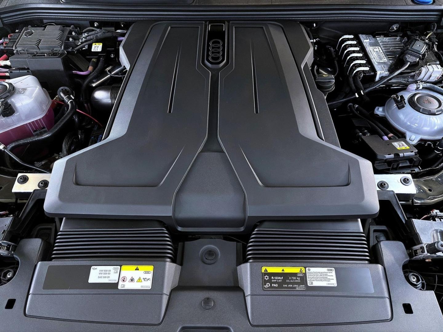 Bild über Audi Q7 SUV TDI quattro 220 kW tiptronic - für weitere Informationen kontaktieren Sie den Audi Partner