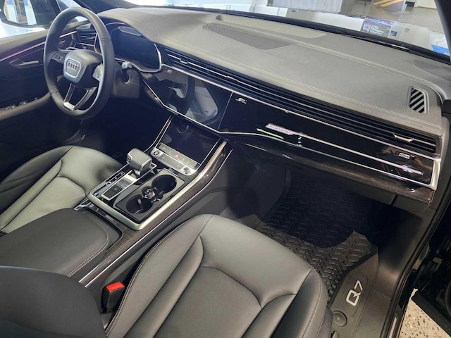 2026 Audi Q7 Premium - Photo 11