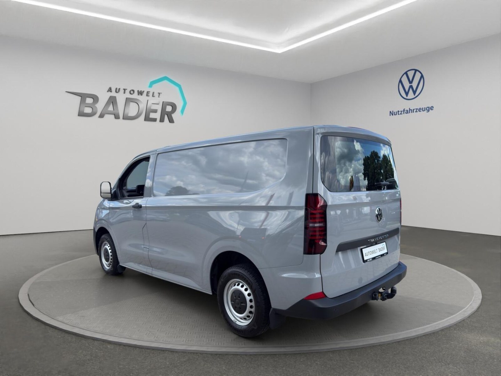 Volkswagen Transporter Kasten kurzer Radstand – Bild 4
