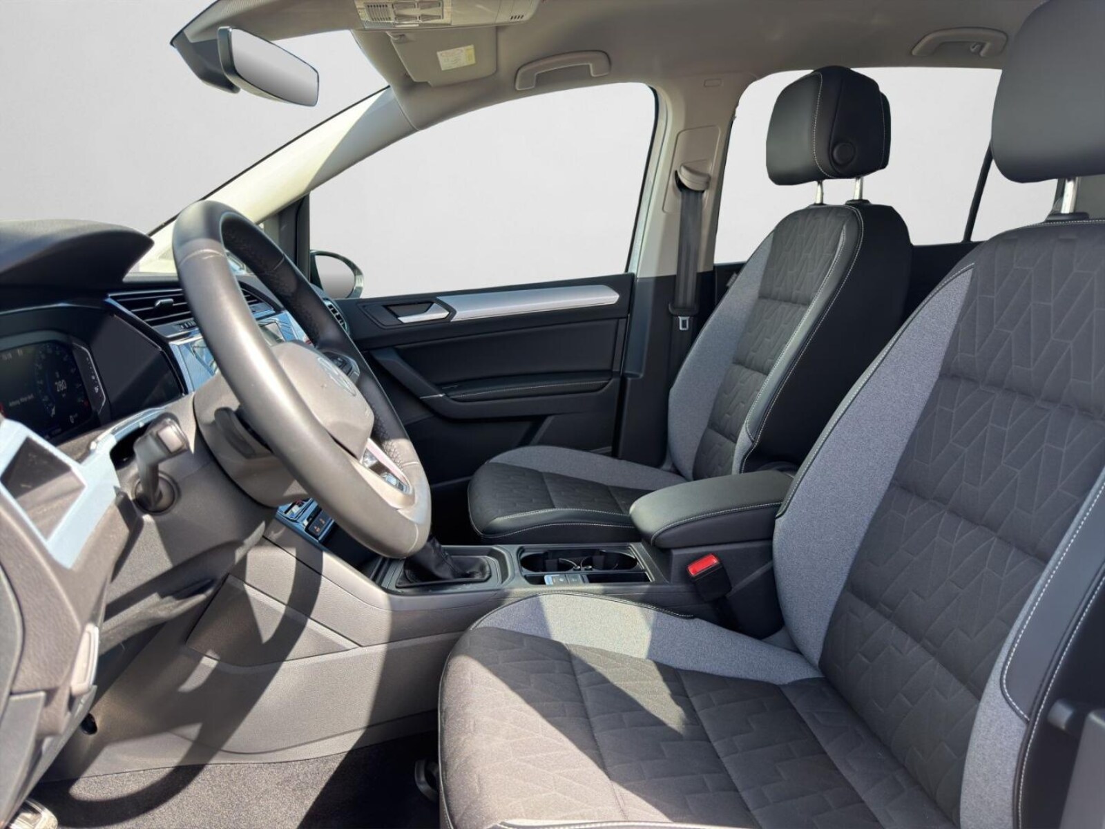 Volkswagen Touran – Bild 12