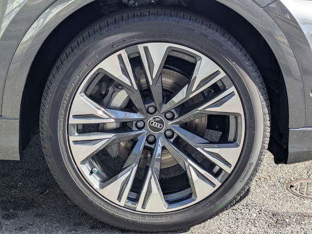 2026 Audi Q8 Premium Plus - Photo 10
