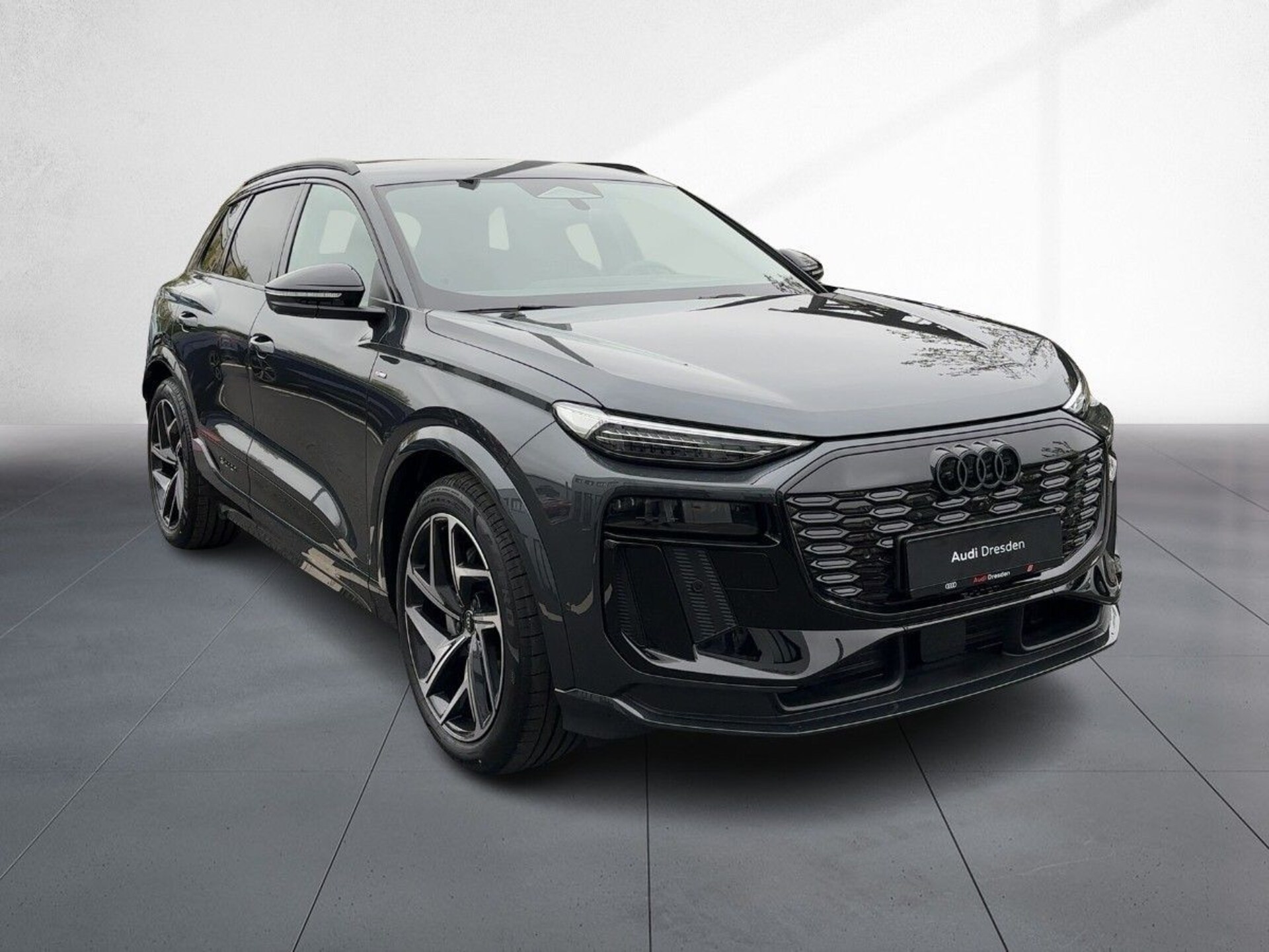 Audi Q6 SUV e-tron