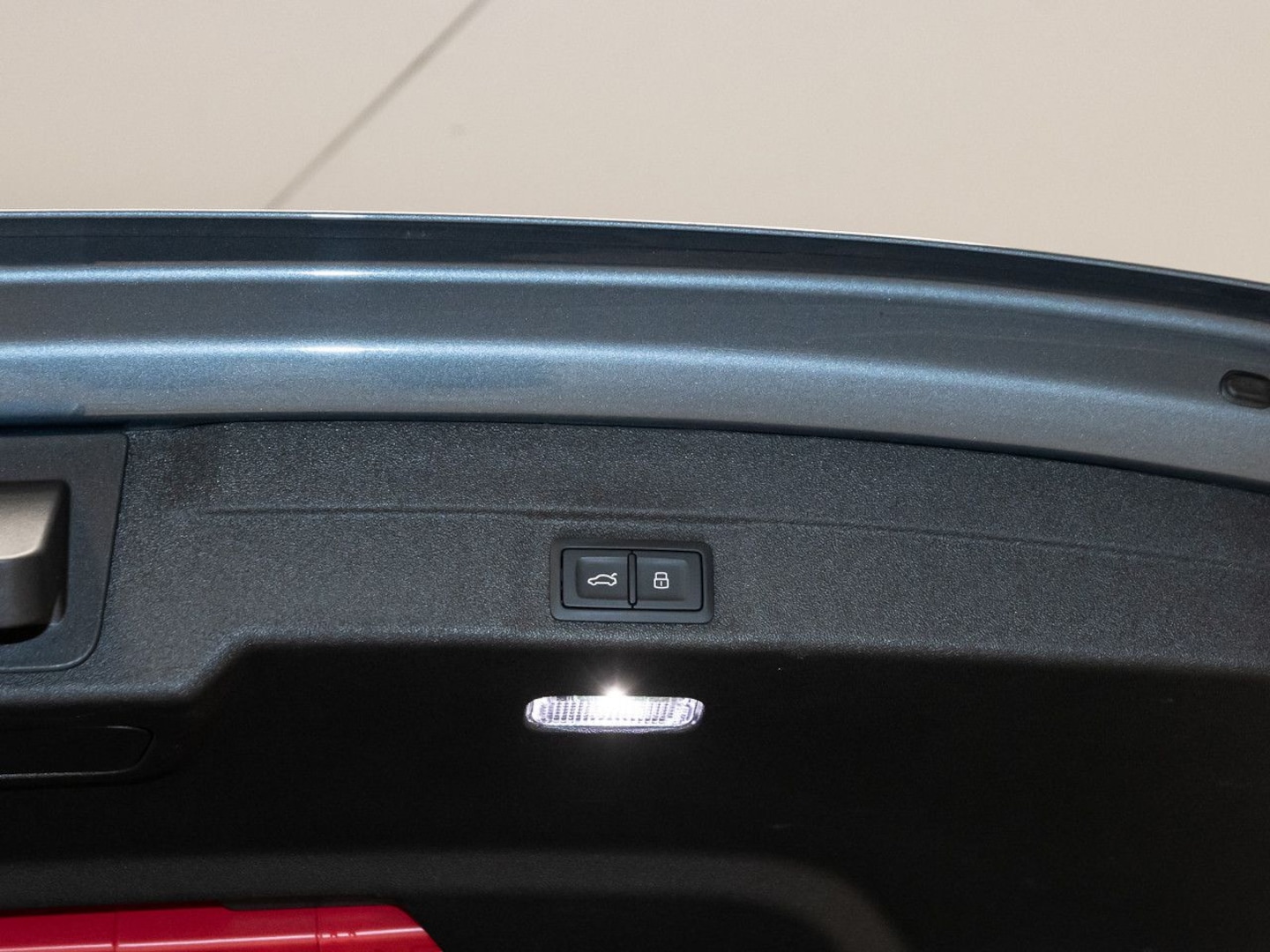 Bild über Audi A5 Avant e-hybrid e-hybrid quattro 270 kW S tronic - für weitere Informationen kontaktieren Sie den Audi Partner