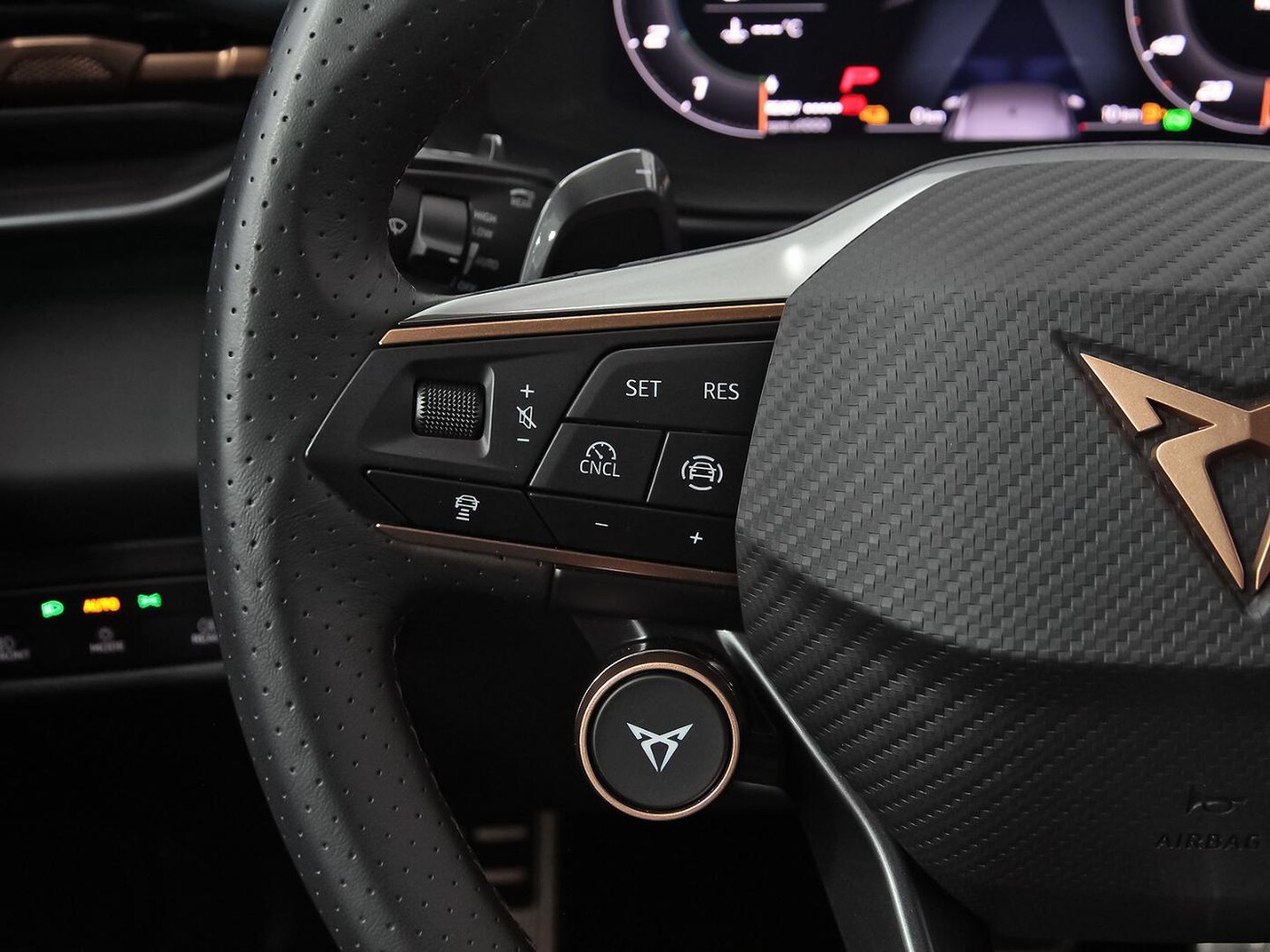 CUPRA Terramar 1.5 TSI e-Hybrid DSG 150 kW (204 CV) — photo 17