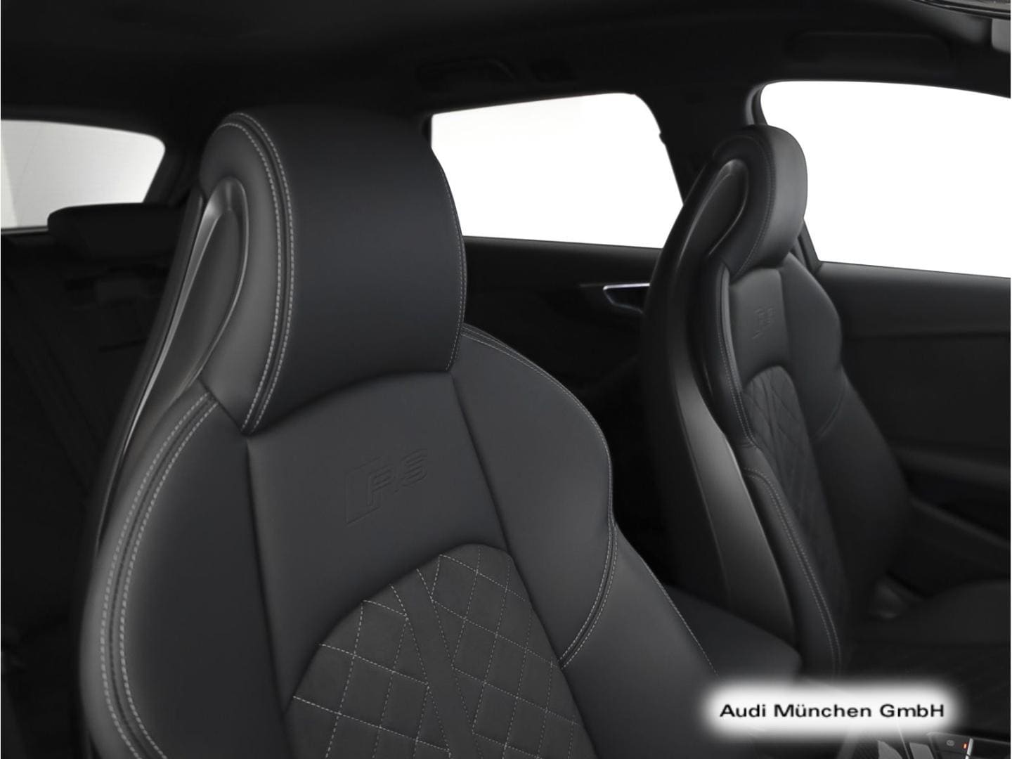 Bild über Audi RS 4 Avant TFSI quattro tiptronic - für weitere Informationen kontaktieren Sie den Audi Partner