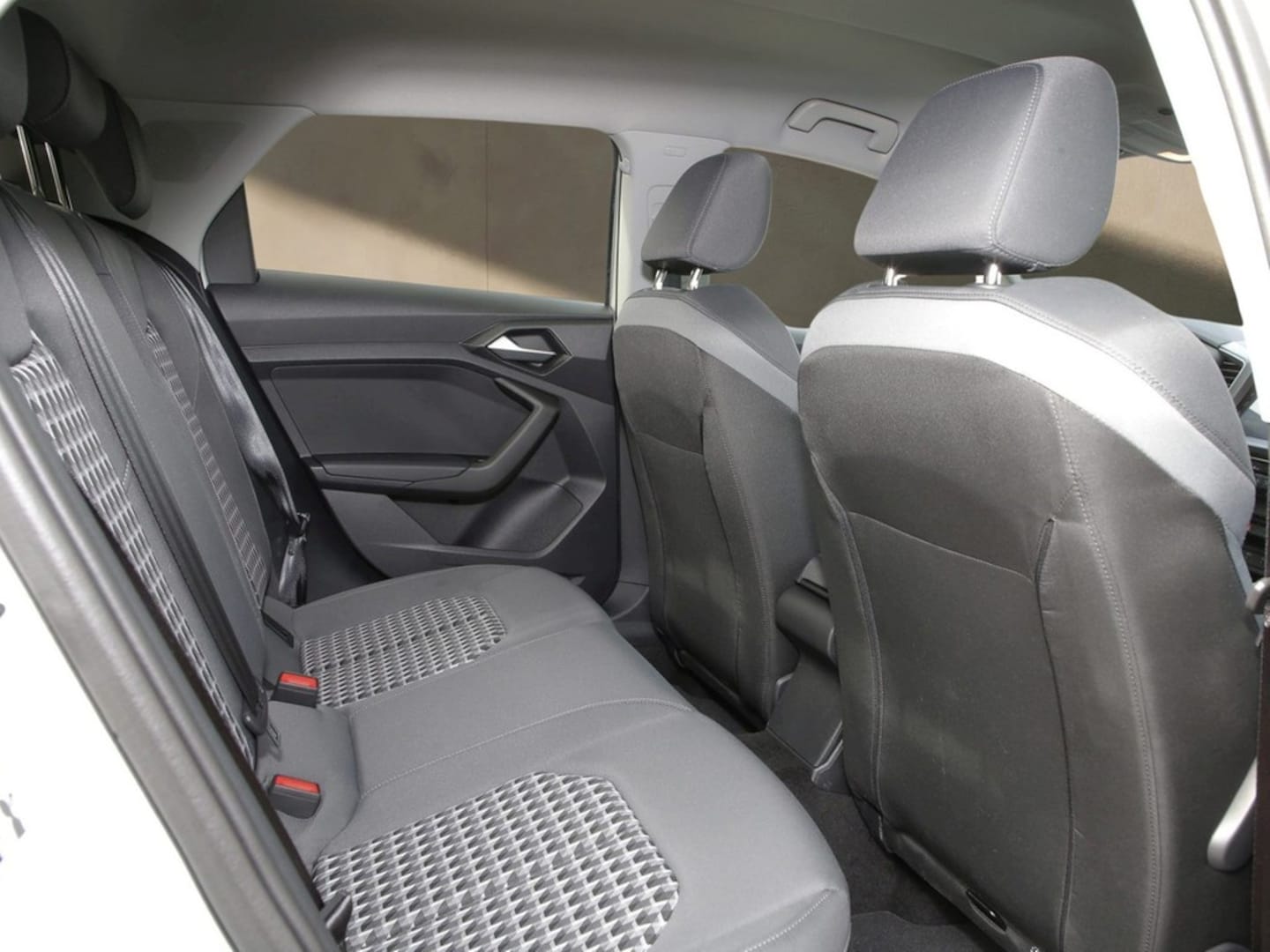 Bild über Audi A1 Sportback S line 25 TFSI S tronic - für weitere Informationen kontaktieren Sie den Audi Partner